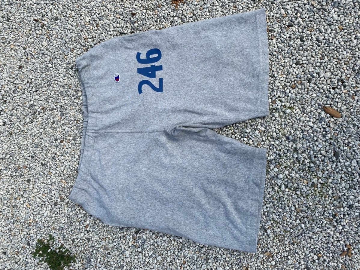 Champion Champion Reverse Weave Short Pants Size US 35 - 1 Thumbnail