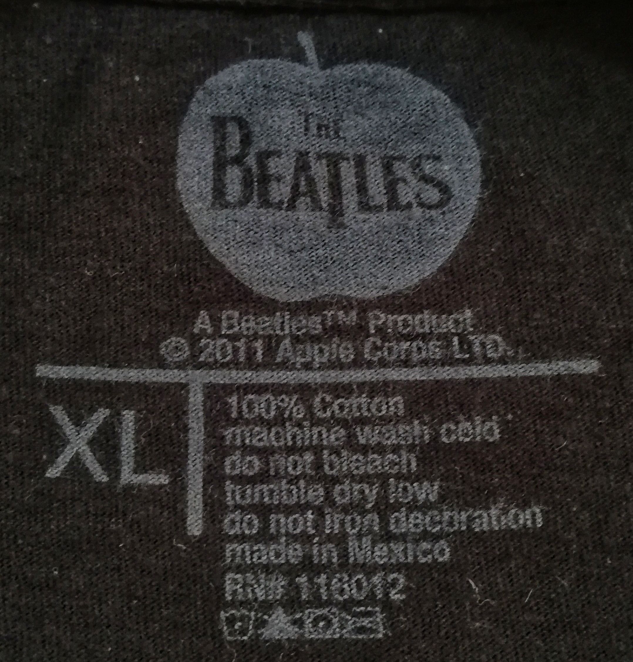 Band Tees 🔥THE BEATLES T-shirt SMALL 2011 These Are Vintage🔥 Size US XL / EU 56 / 4 - 7 Thumbnail