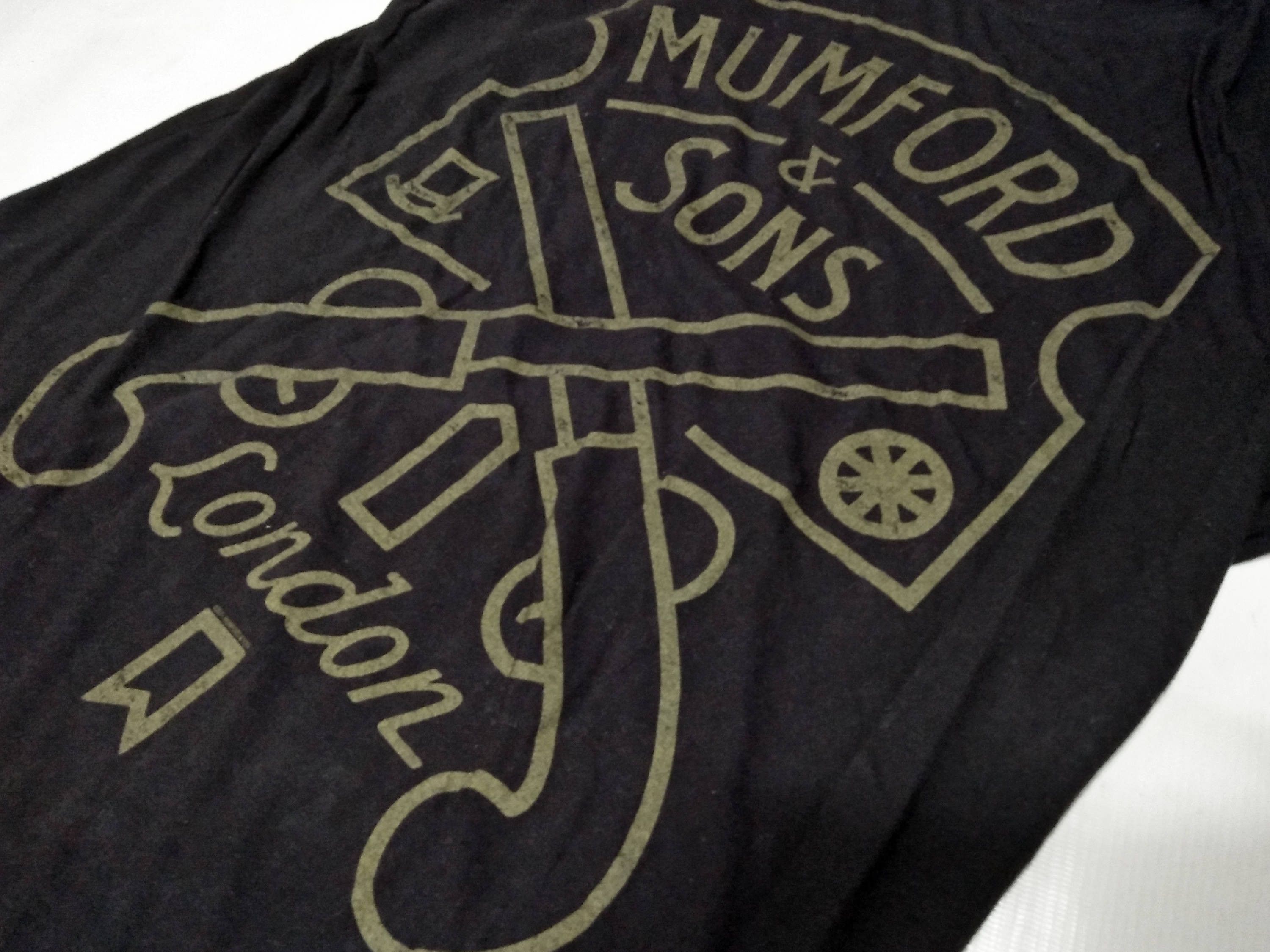 Band Tees × Next Level Apparel MUMFORD AND SONS British Band x Next Level Apparel Tee Size US M / EU 48-50 / 2 - 4 Thumbnail