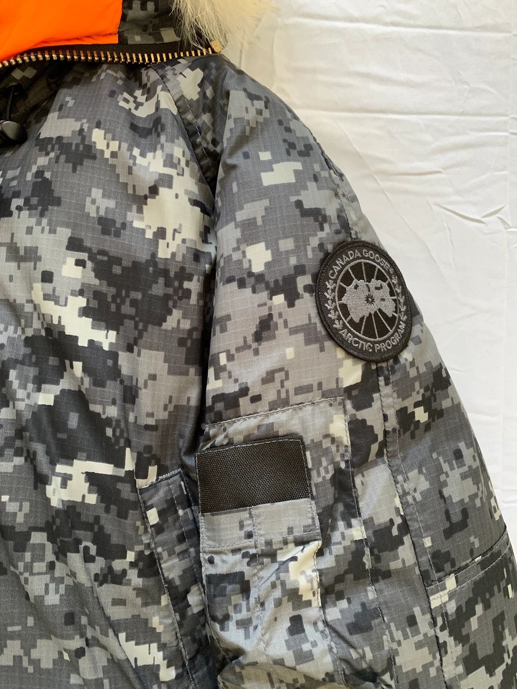 Canada Goose 2014 Canada Goose x OVO Digi Camo Jacket Size US L / EU 52-54 / 3 - 10 Thumbnail