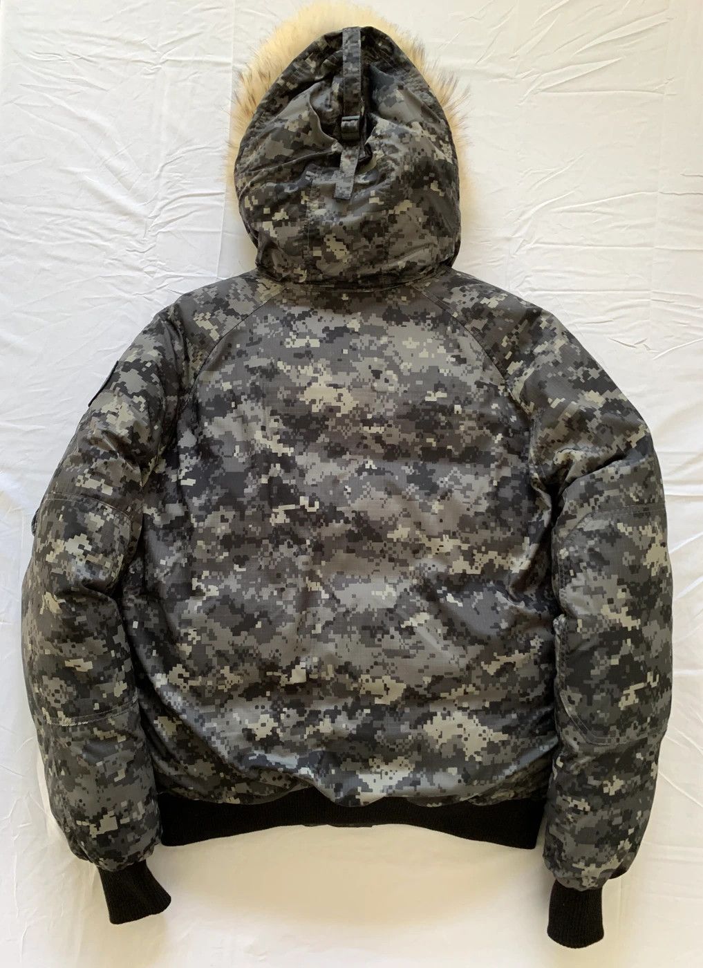 Canada Goose 2014 Canada Goose x OVO Digi Camo Jacket Size US L / EU 52-54 / 3 - 11 Thumbnail