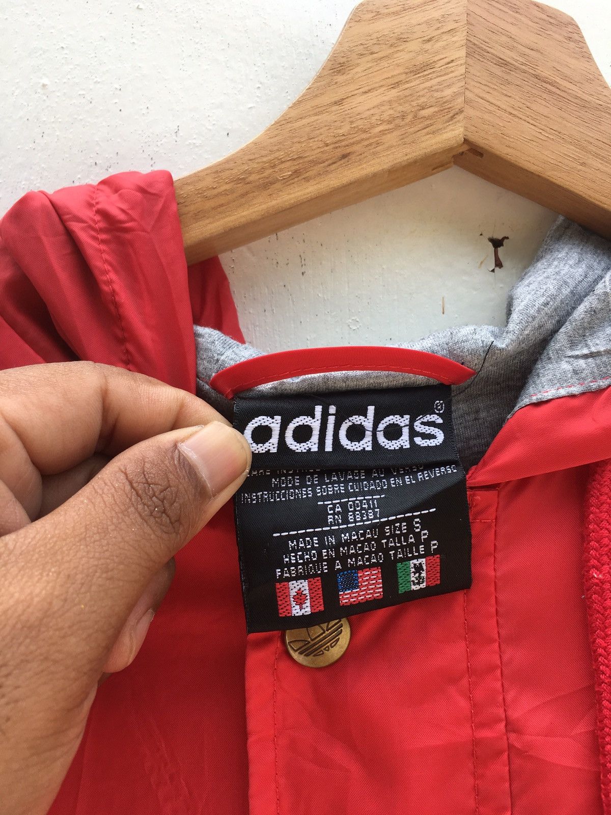 Adidas Vintage Adidas Windbreaker Hoodie Size US L / EU 52-54 / 3 - 6 Thumbnail