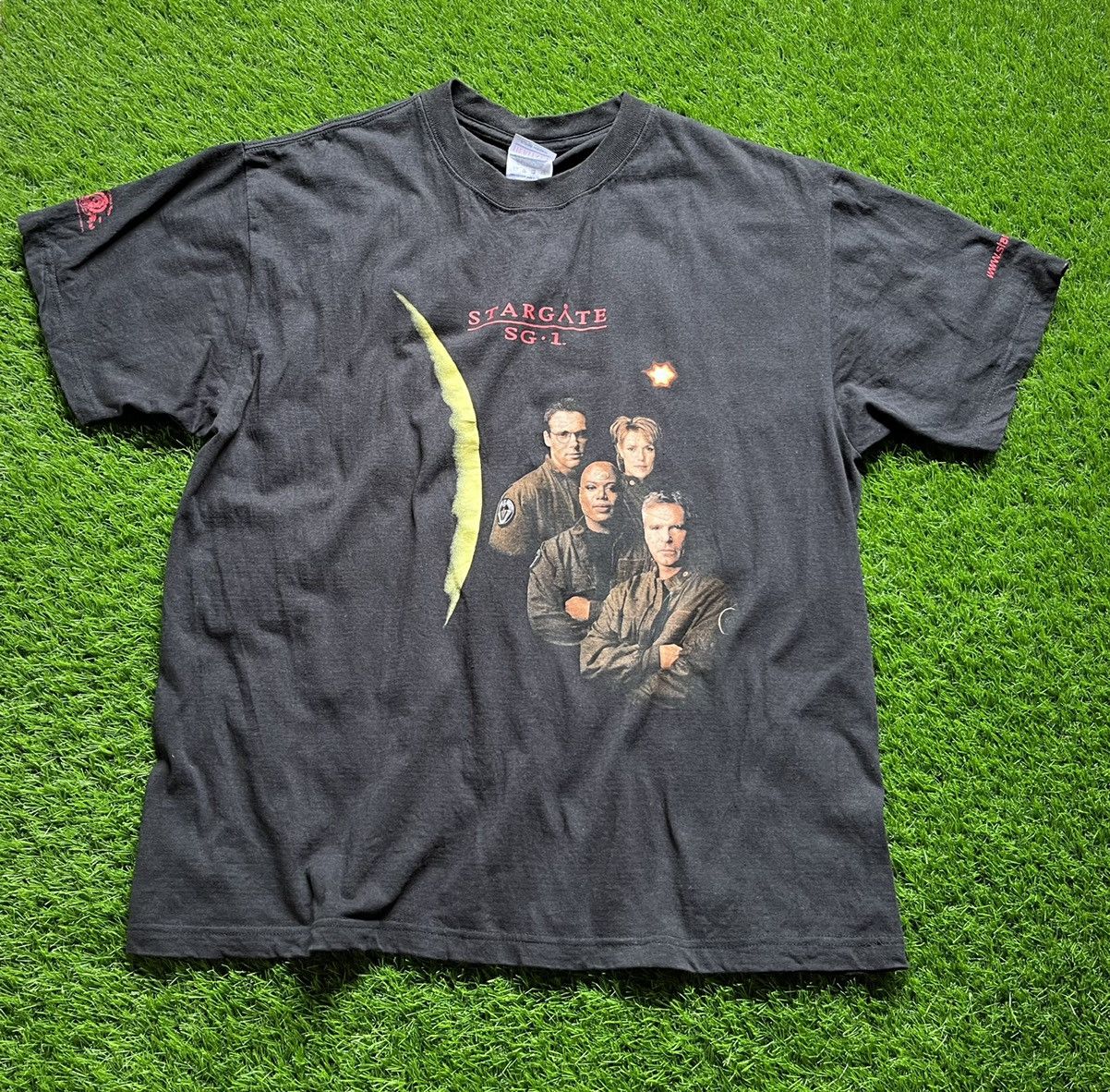 Vintage Vintage Y2K Stargate SG•1 Tv Series Tshirt Size US L / EU 52-54 / 3 - 1 Thumbnail