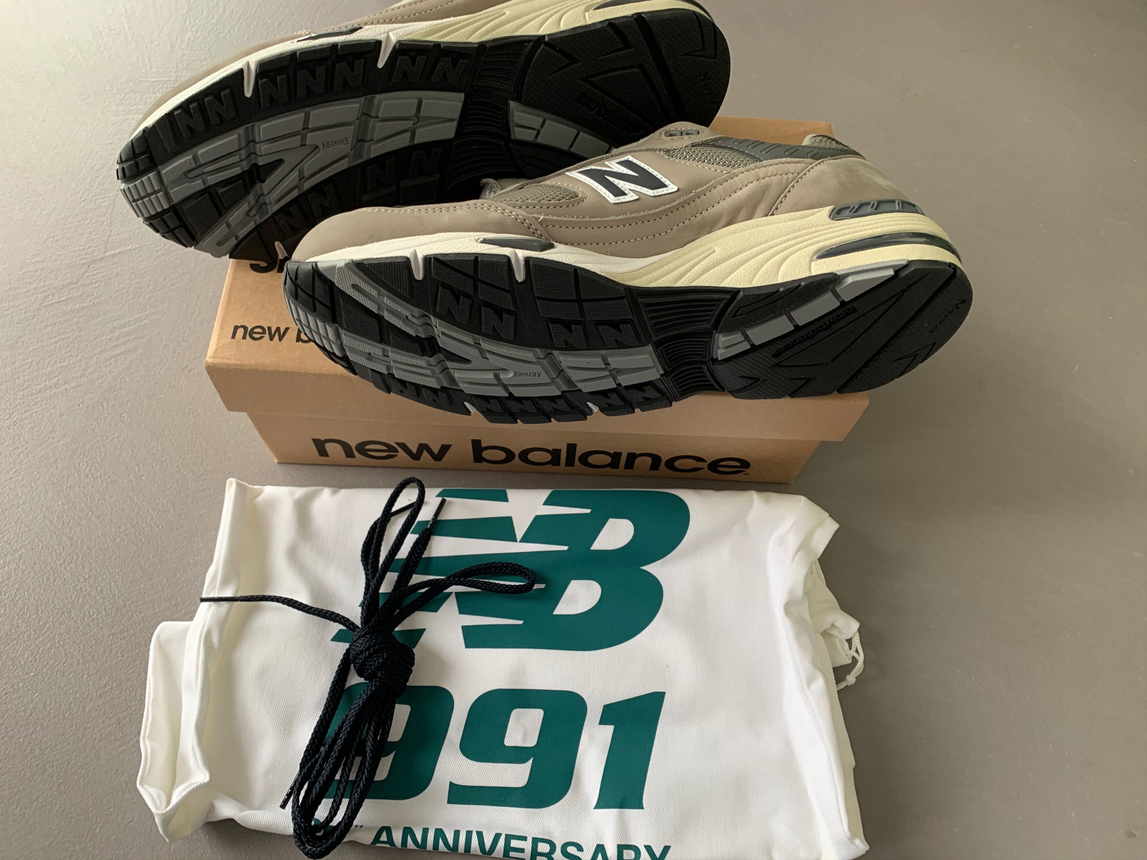 New Balance New Balance 991 Trainers 20th Anniversary, Grey, UK 8.5 Size US 9 / EU 42 - 4 Thumbnail
