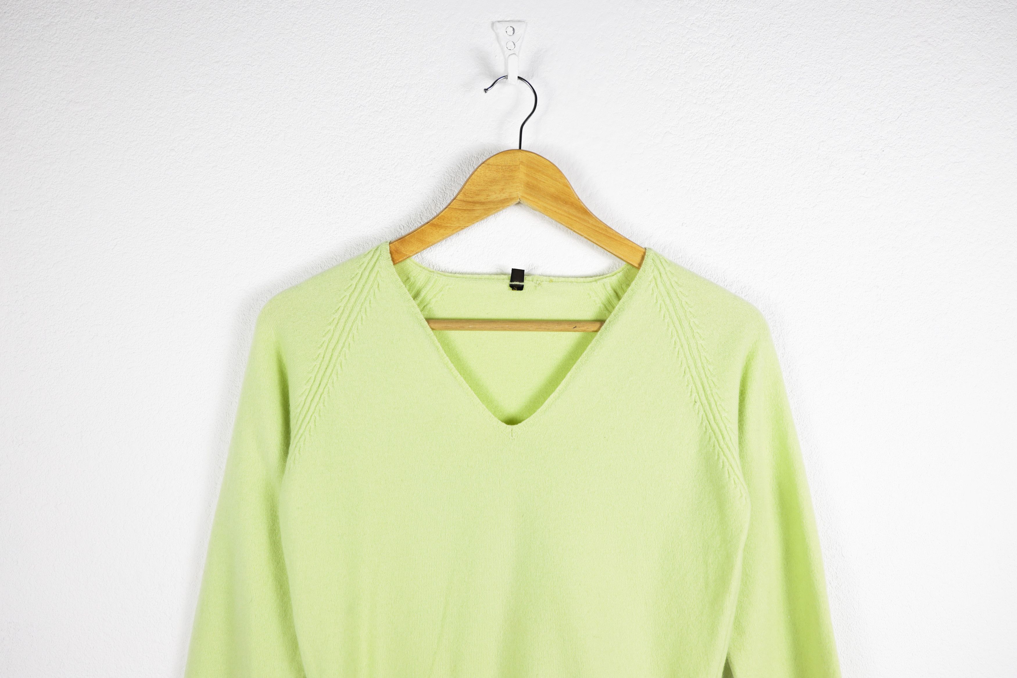 Loro Piana Light Green Cashmere V-neck Knit Sweater
