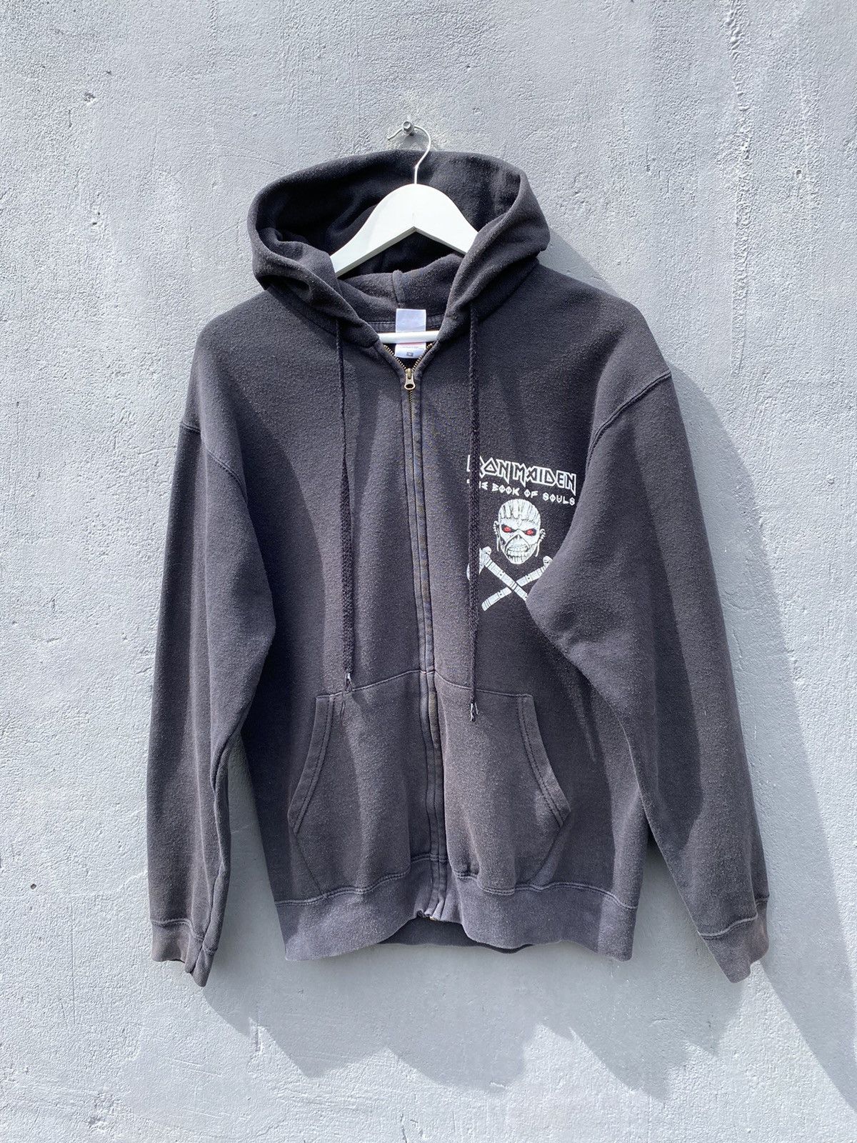 Band Tees × Iron Maiden × Vintage Vintage 90s Iron Maiden The Book Of Soul Faded Band Hoodie Size US M / EU 48-50 / 2 - 4 Thumbnail