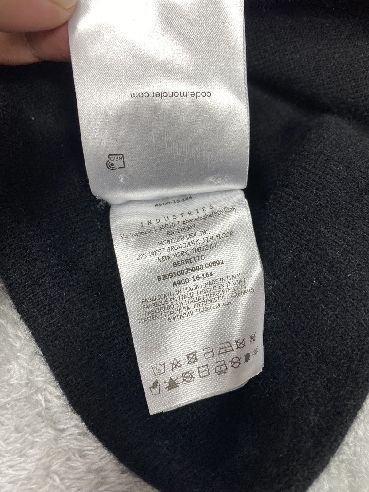 Moncler Moncler Size ONE SIZE - 6 Thumbnail