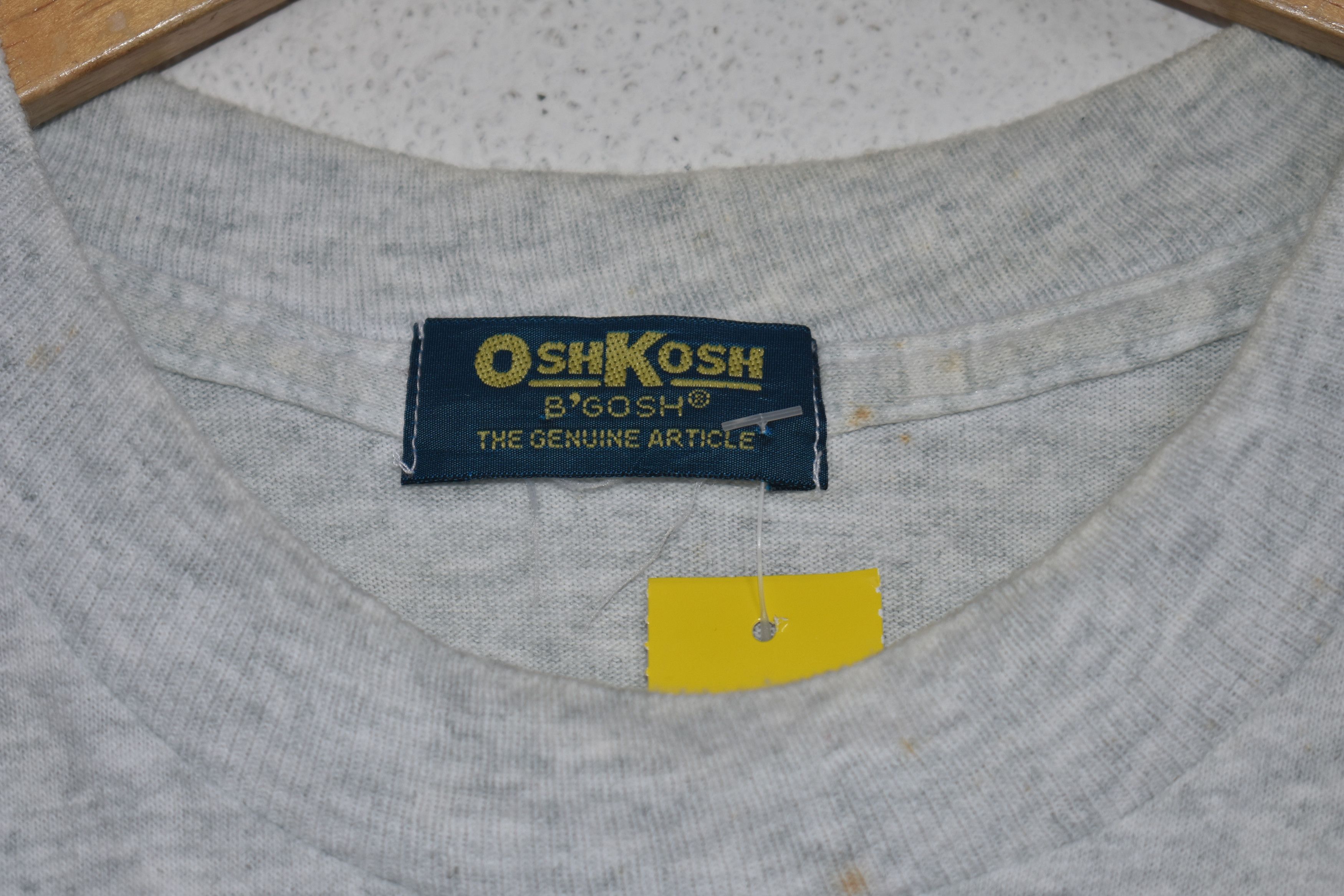 Oshkosh A051 Vintage 90's Oshkosh Spell Out T-shirt Size US M / EU 48-50 / 2 - 4 Thumbnail