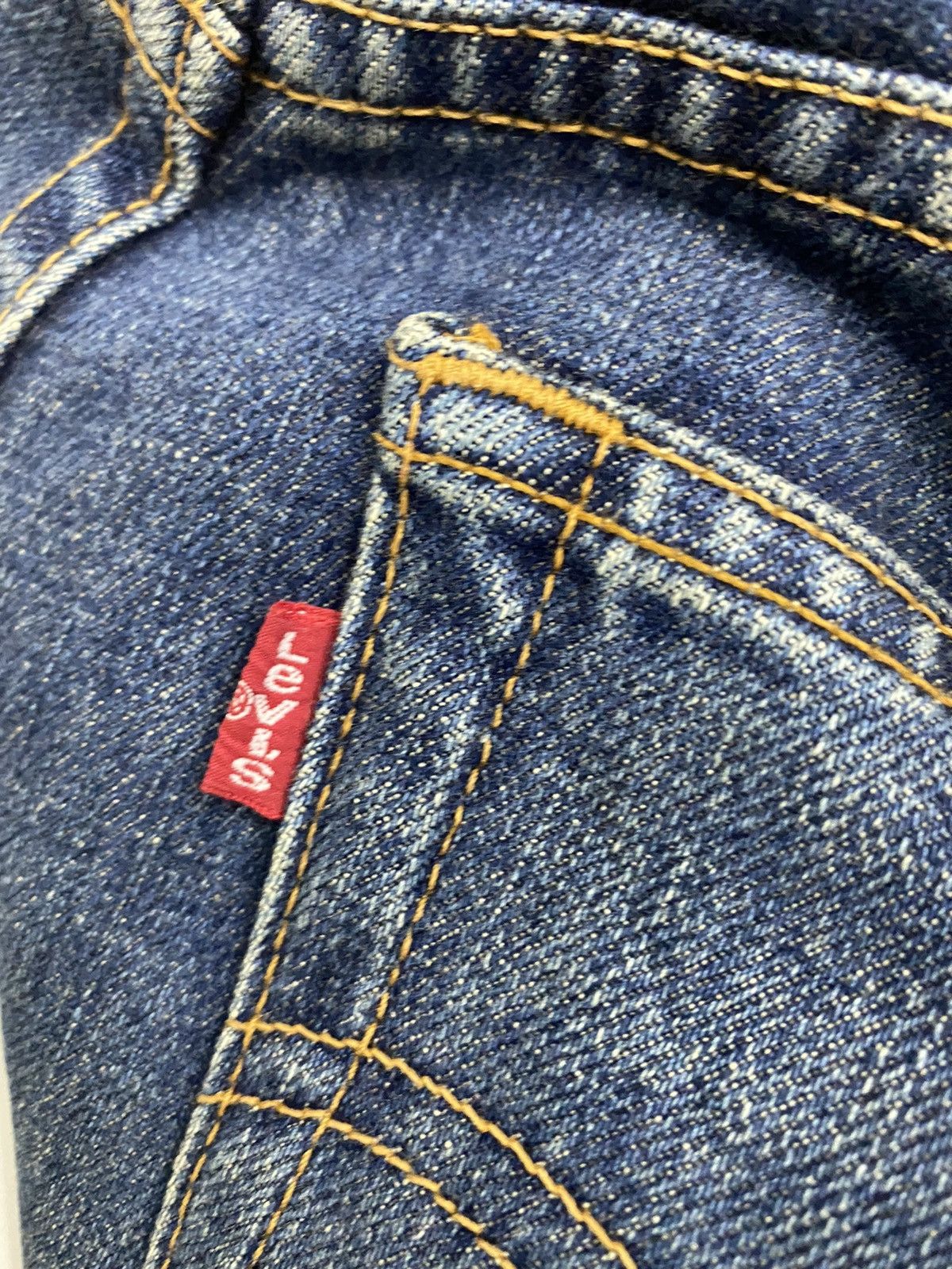 If Six Was Nine VINTAGE LEVIS W557 DISTRESS CUT LEG FLARE DENIM PANTS Size 26" / US 2 / IT 38 - 7 Thumbnail