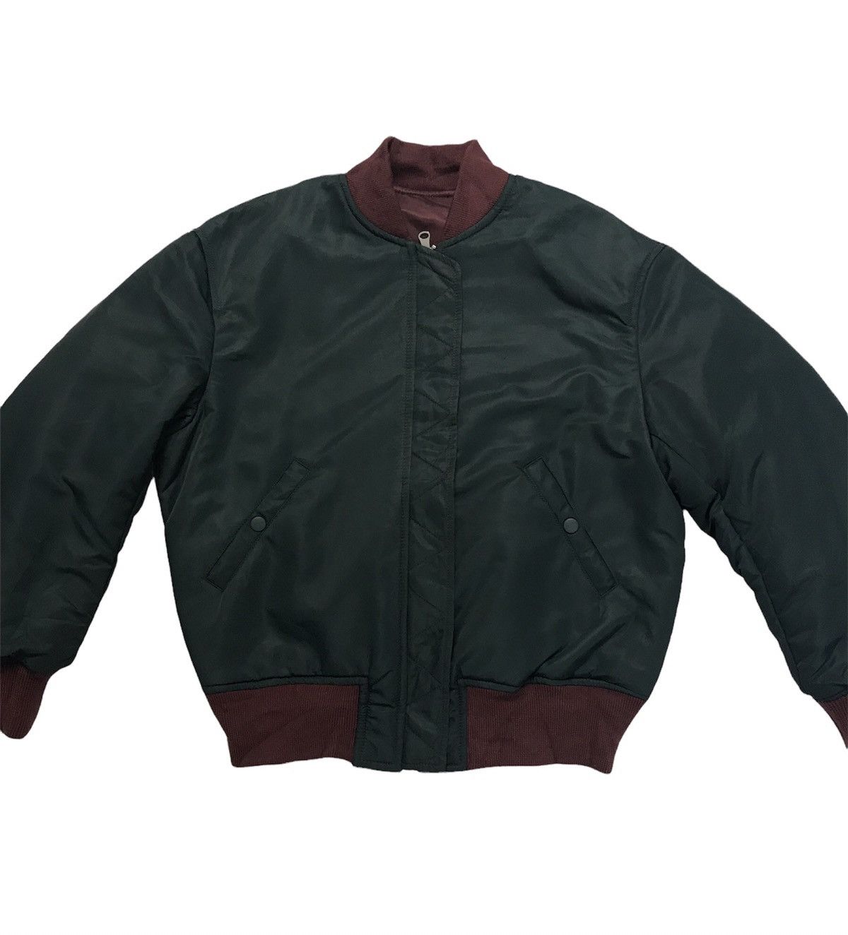 Jun Takahashi × Undercover × Uniqlo UUU UNIQLO REVERSIBLE RED/GREEN BOMBER JACKET Size US M / EU 48-50 / 2 - 5 Thumbnail