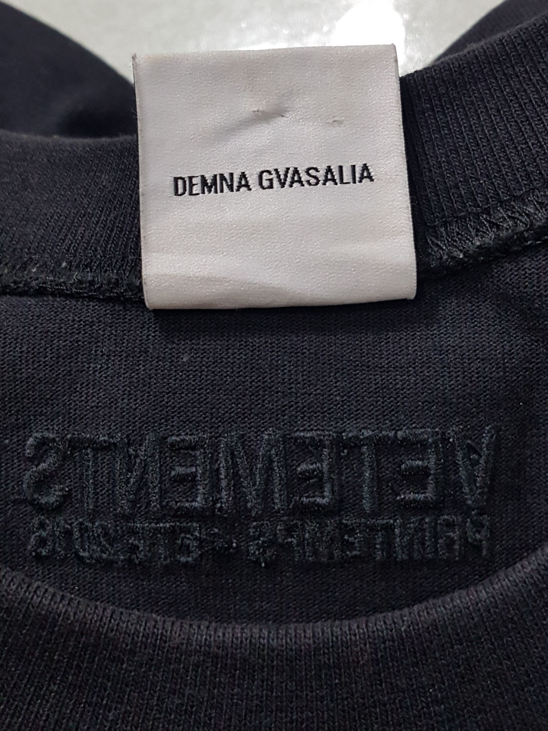 Vetements Vetements S/S 2018 Oversized SPLIT SIDE Graffiti T-Shirt Size US M / EU 48-50 / 2 - 6 Thumbnail