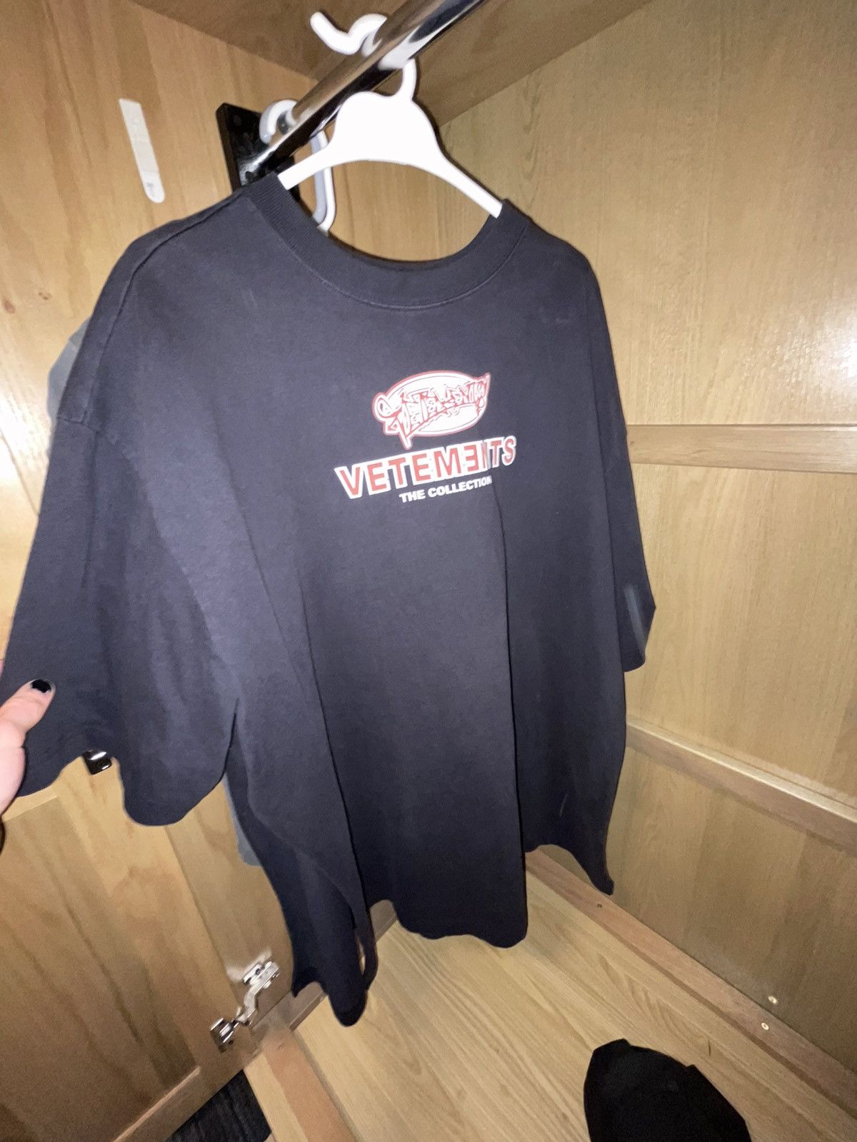 Vetements Vetements S/S 2018 Oversized SPLIT SIDE Graffiti T-Shirt Size US M / EU 48-50 / 2 - 1 Thumbnail
