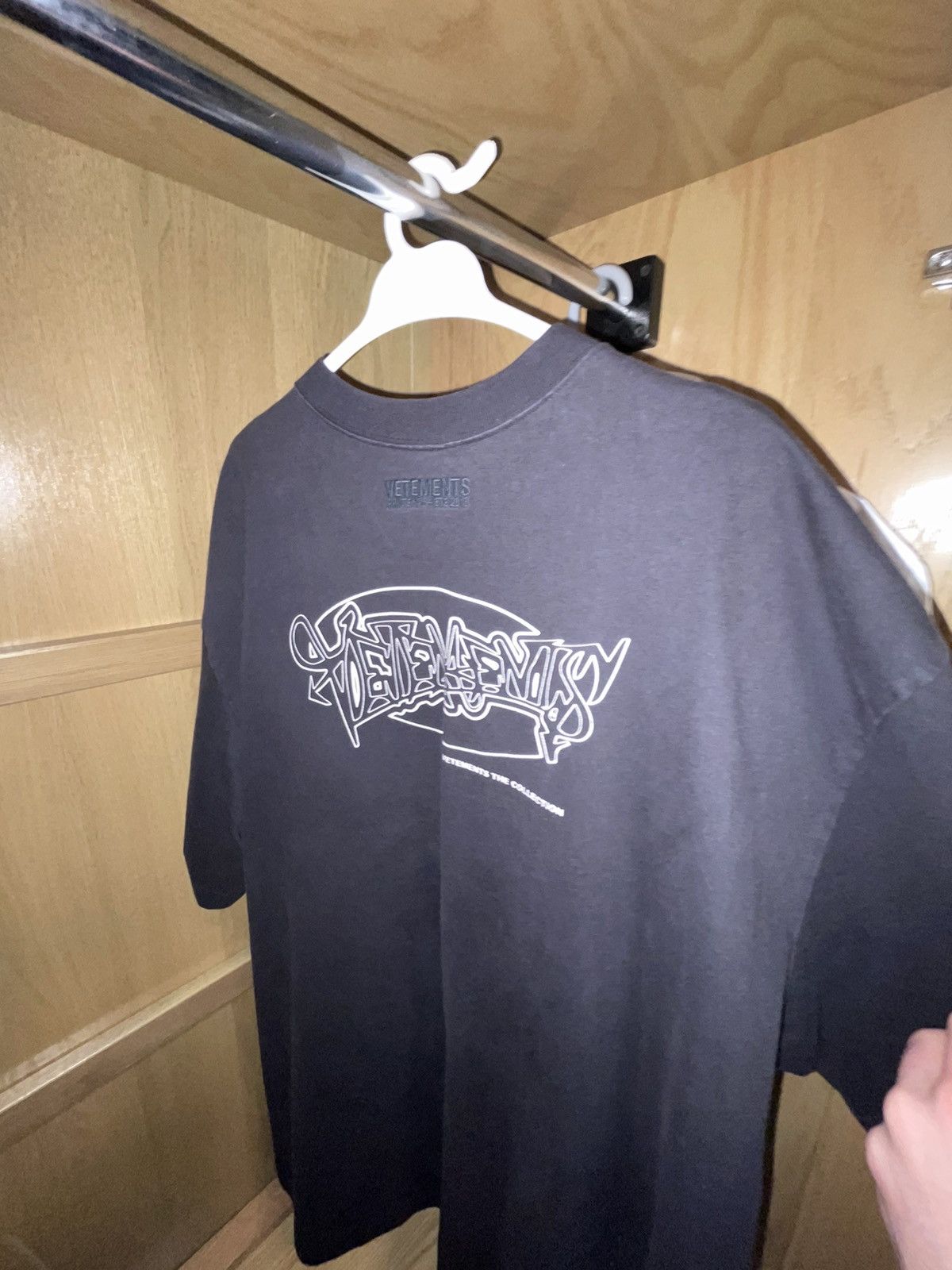 Vetements Vetements S/S 2018 Oversized SPLIT SIDE Graffiti T-Shirt Size US M / EU 48-50 / 2 - 3 Thumbnail