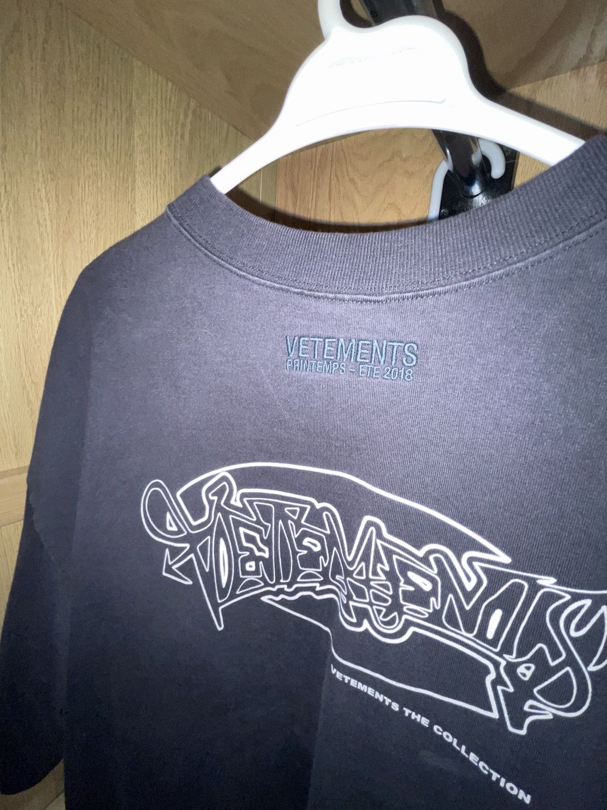 Vetements Vetements S/S 2018 Oversized SPLIT SIDE Graffiti T-Shirt Size US M / EU 48-50 / 2 - 4 Thumbnail