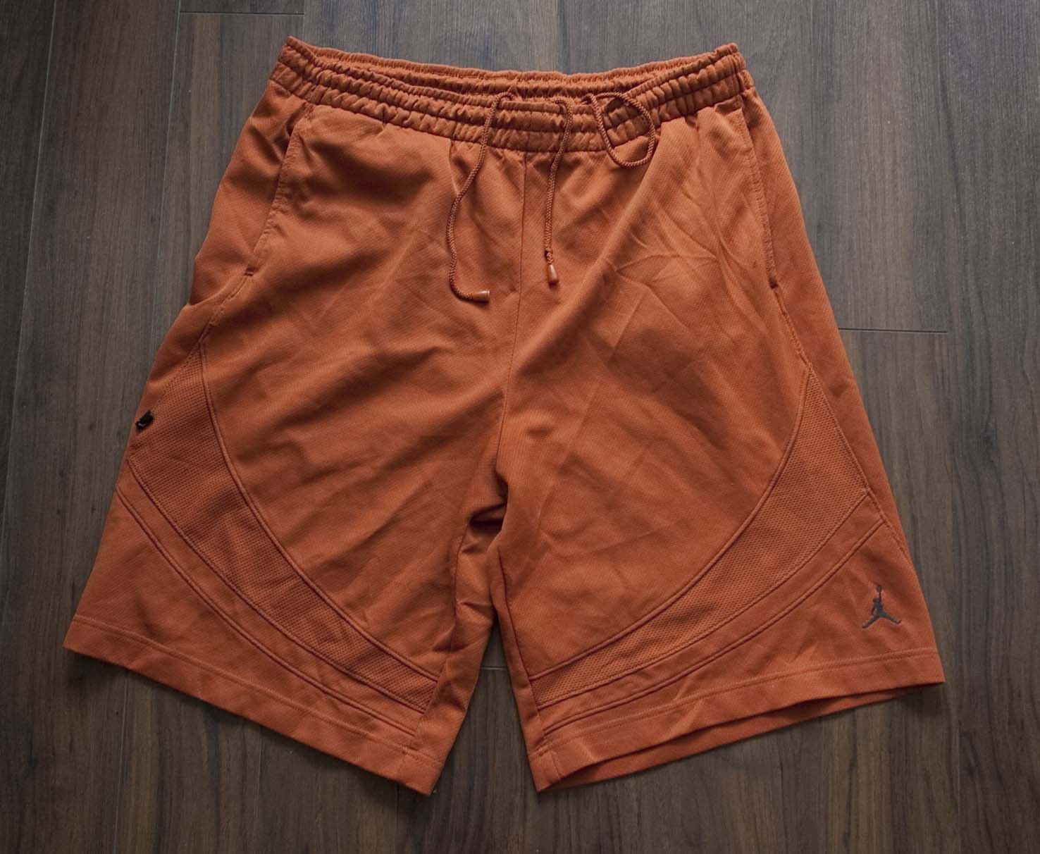 Jordan Brand ** Air Jordan Shorts Size M /L Waist 35''-37'' Size US 35 - 1 Thumbnail