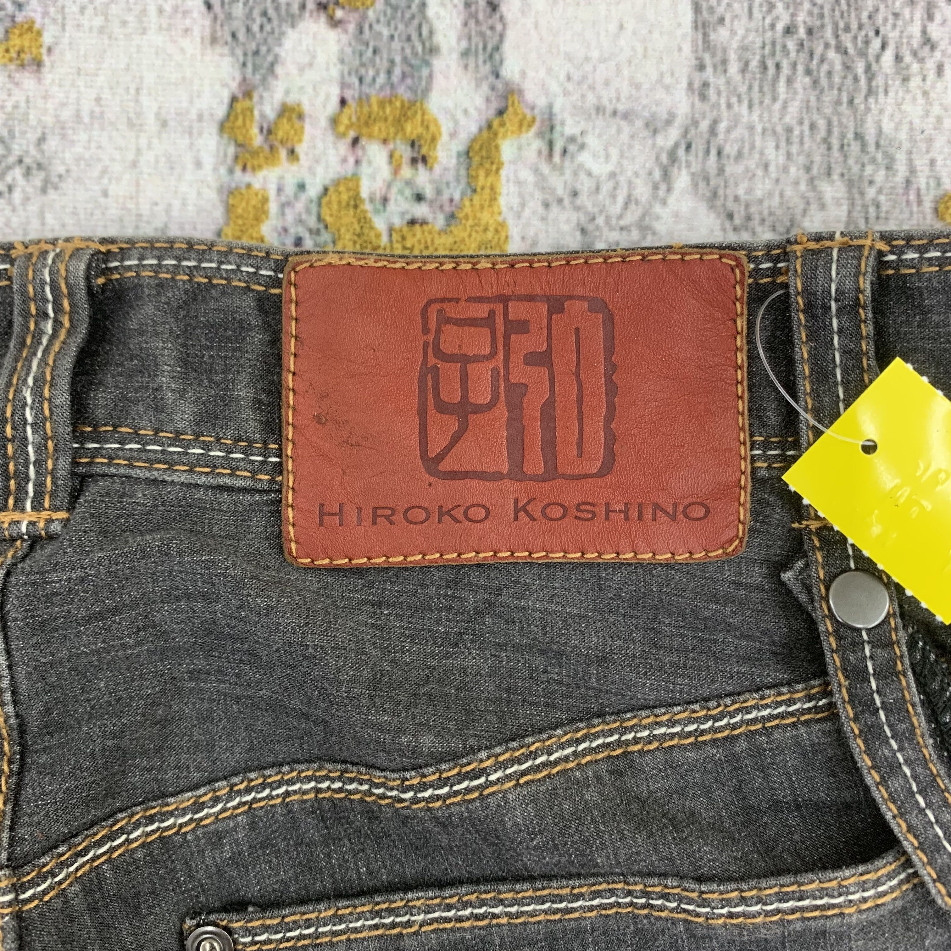Hiroko Koshino Homme Hiroko Koshino Flared Jeans Bootcut Flowers Embroidered Size 27" / US 4 / IT 40 - 6 Thumbnail