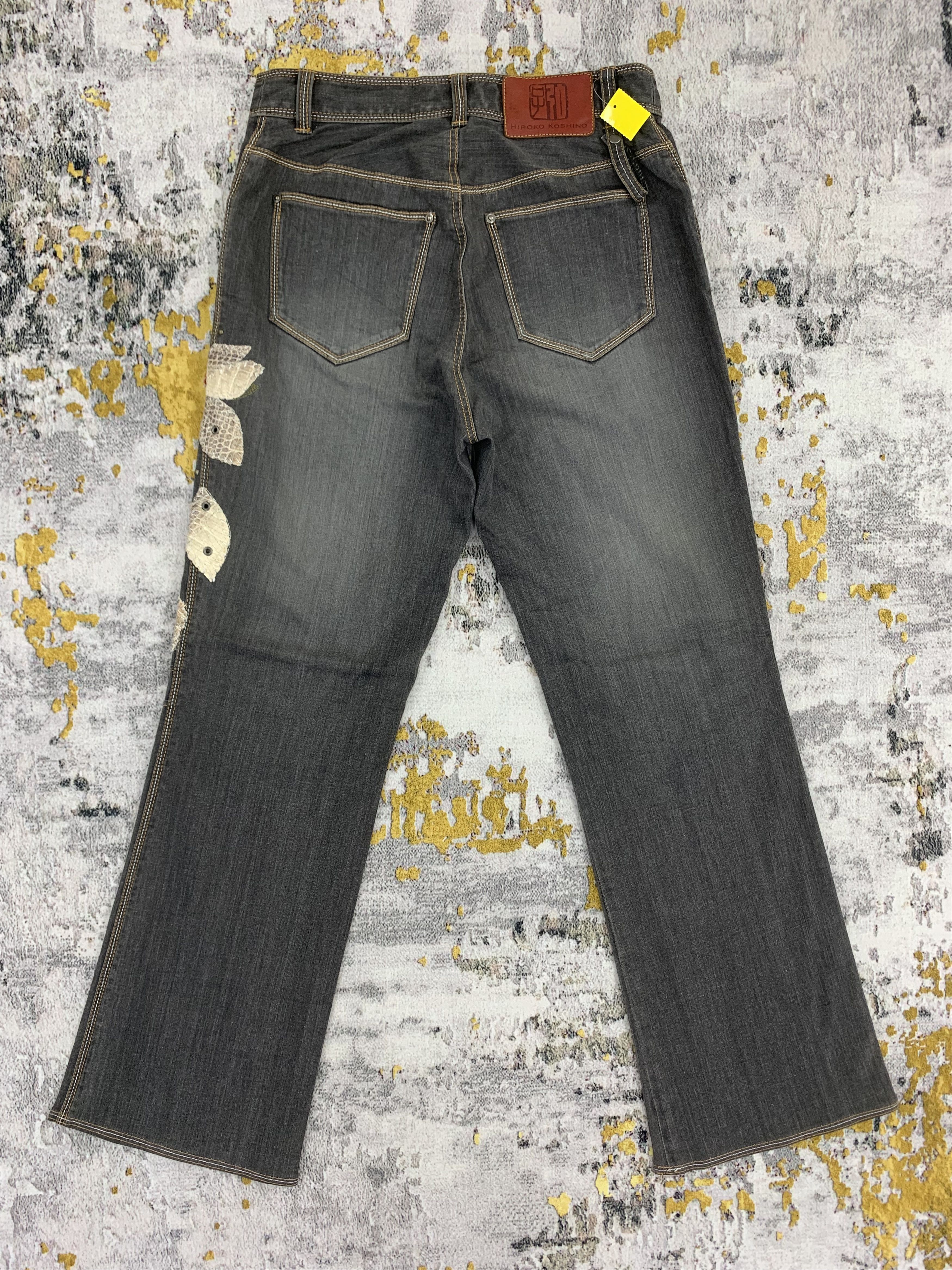 Hiroko Koshino Homme Hiroko Koshino Flared Jeans Bootcut Flowers Embroidered Size 27" / US 4 / IT 40 - 5 Thumbnail