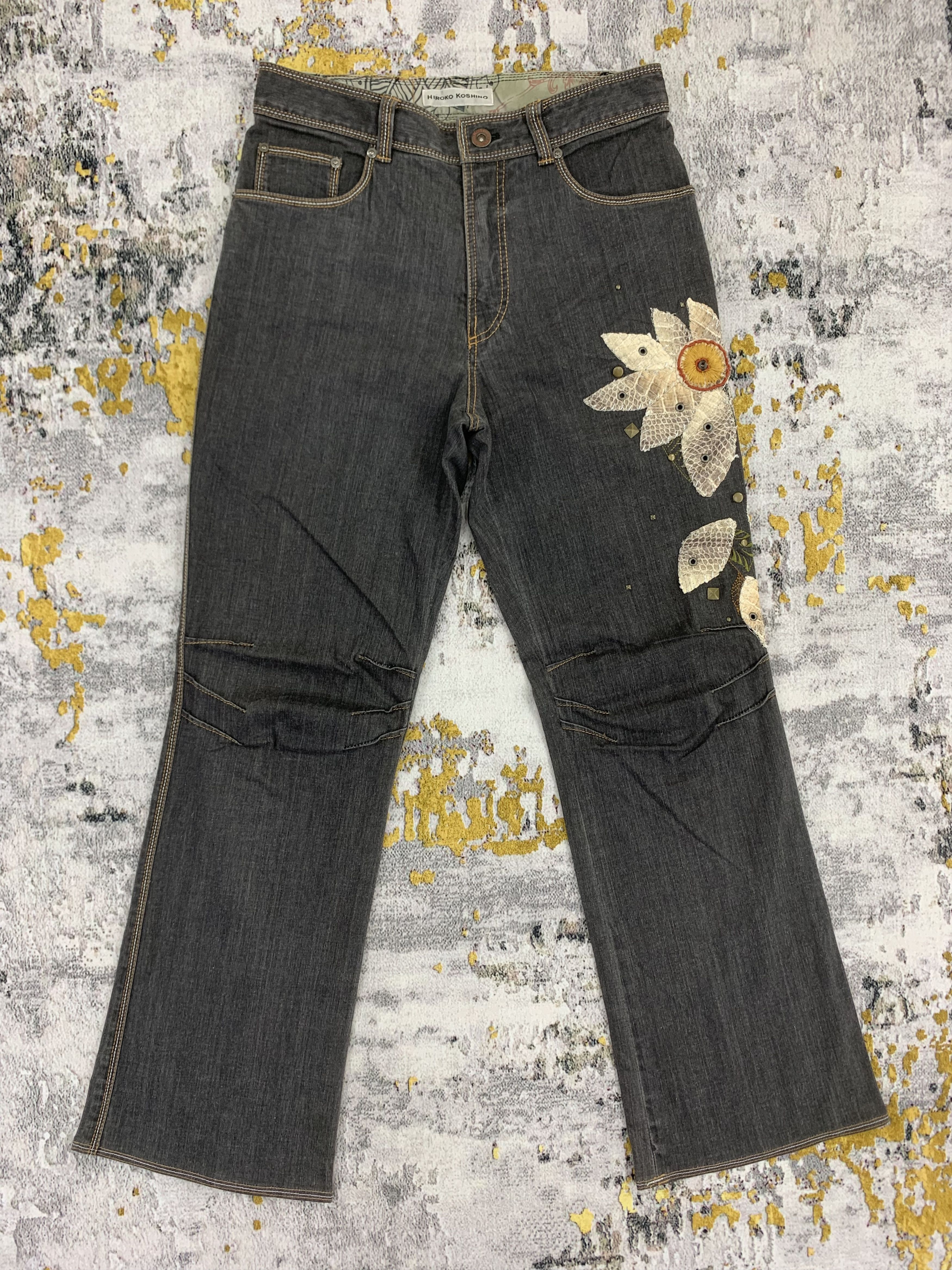 Hiroko Koshino Homme Hiroko Koshino Flared Jeans Bootcut Flowers Embroidered Size 27" / US 4 / IT 40 - 1 Thumbnail