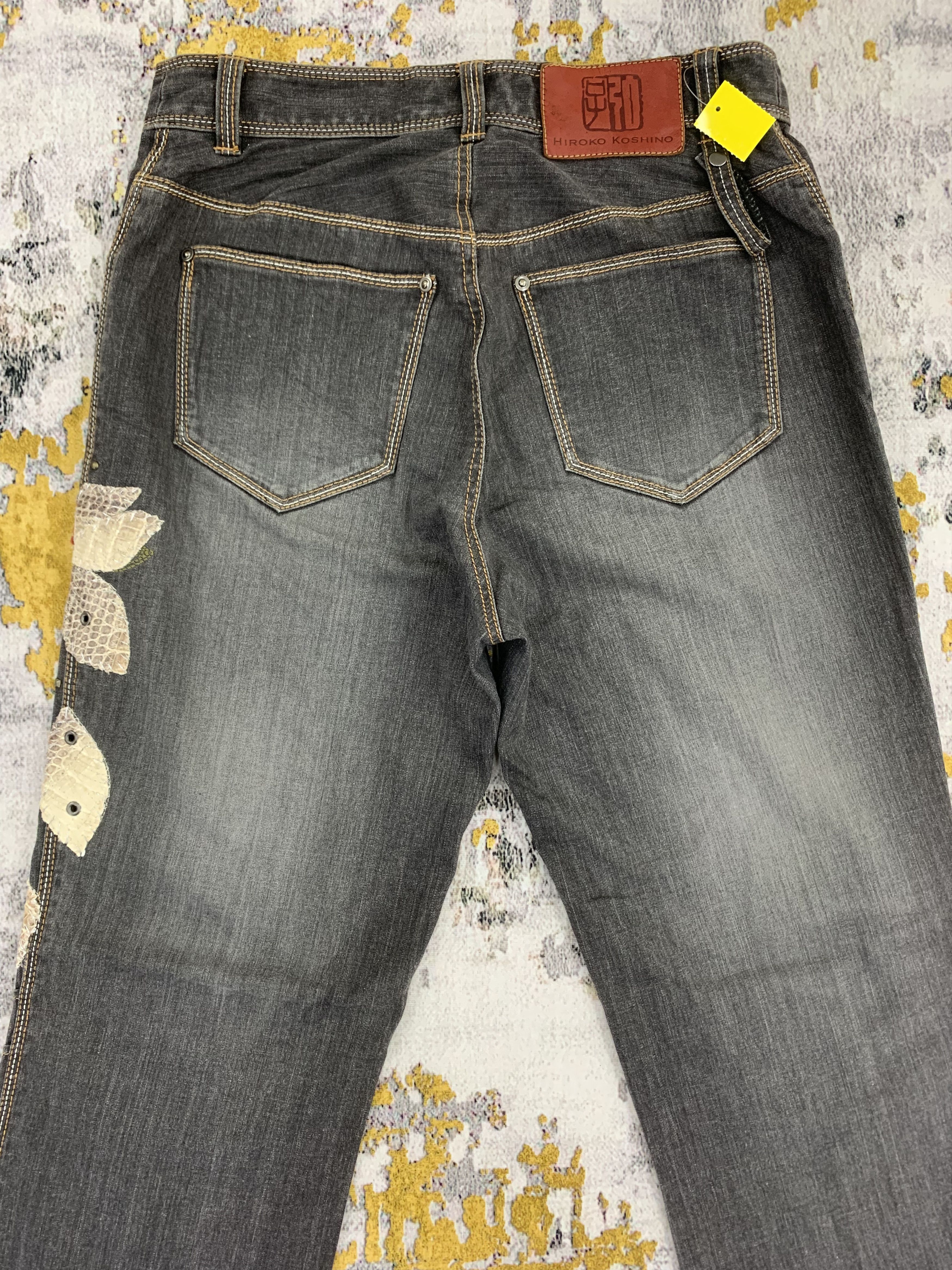 Hiroko Koshino Homme Hiroko Koshino Flared Jeans Bootcut Flowers Embroidered Size 27" / US 4 / IT 40 - 7 Thumbnail