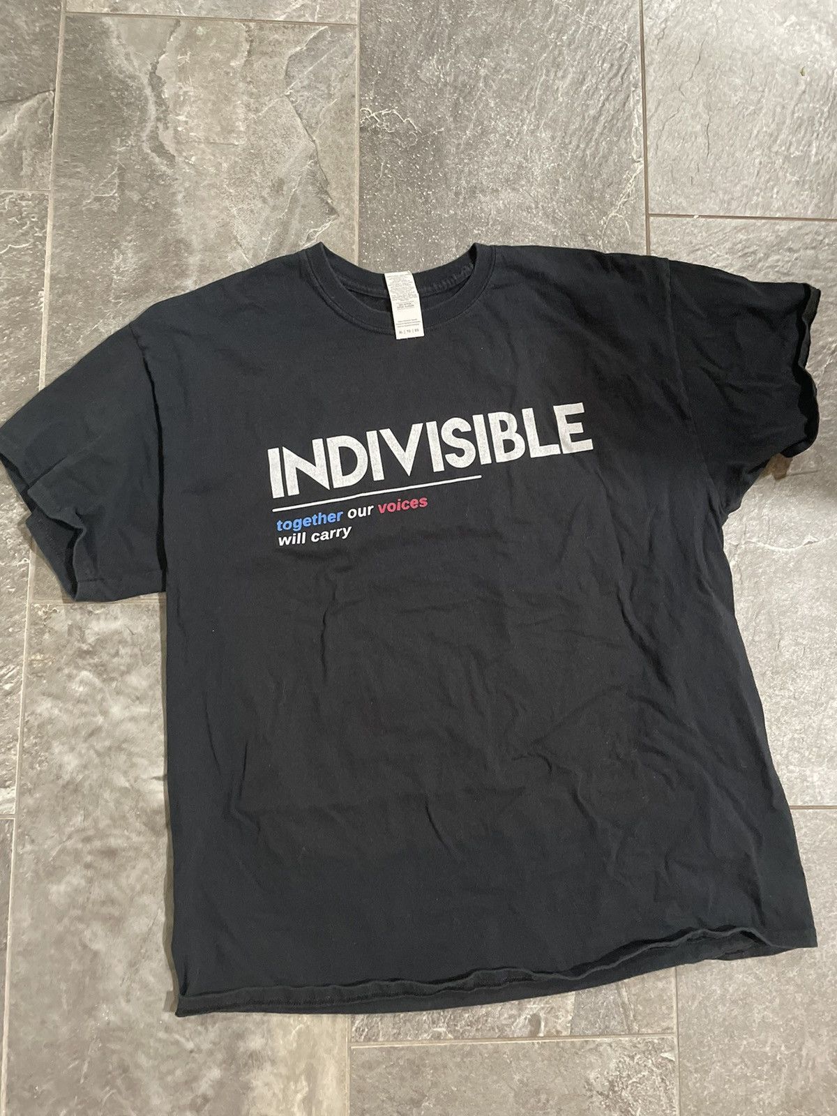Gildan INDIVISIBLE 2000s Obama Political Campaigning Logo Tshirt Size US XL / EU 56 / 4 - 1 Thumbnail