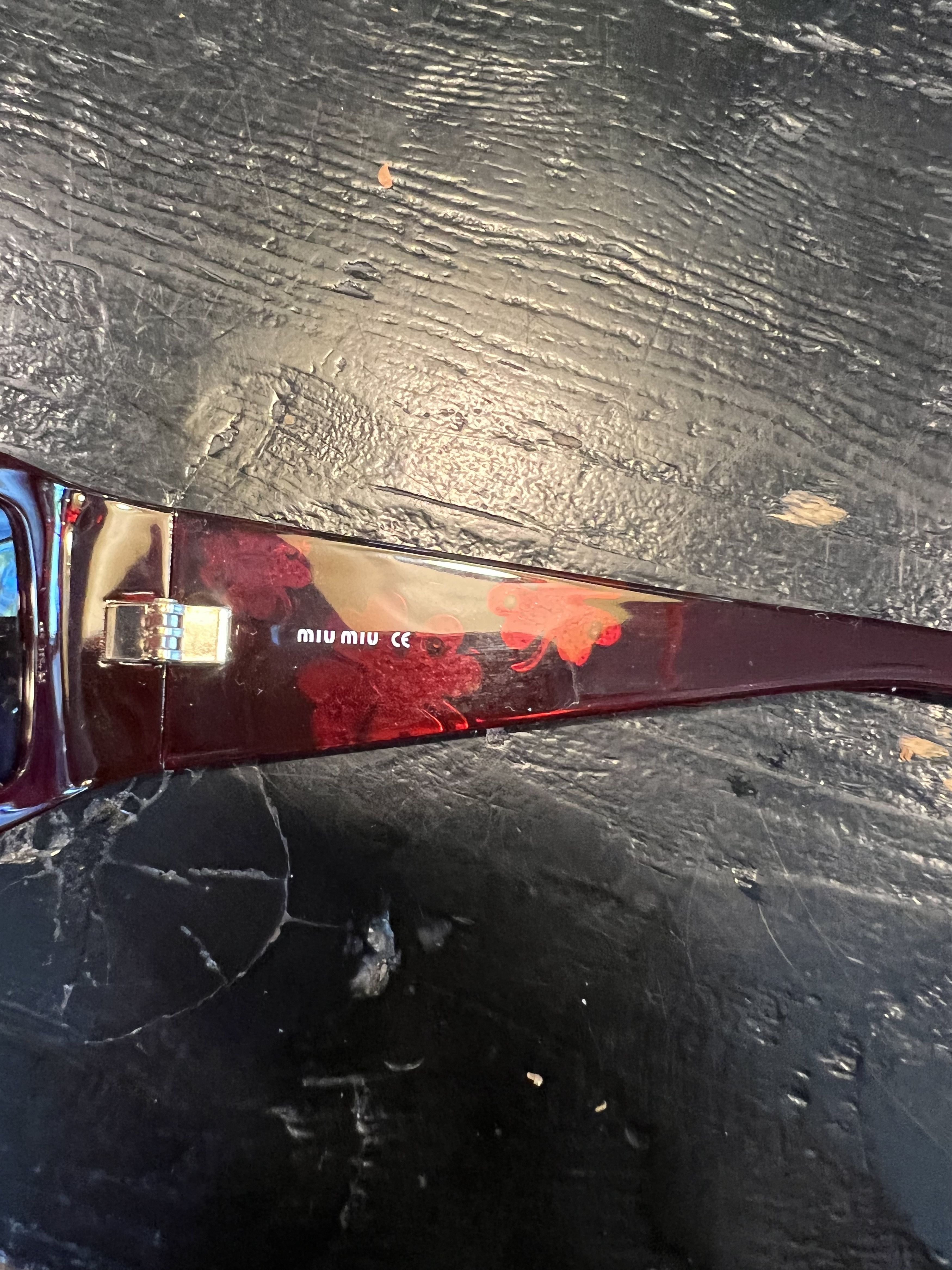 Miu Miu Miu Miu Burgundy Chunky Mirror Leaf Logo Size ONE SIZE - 4 Thumbnail