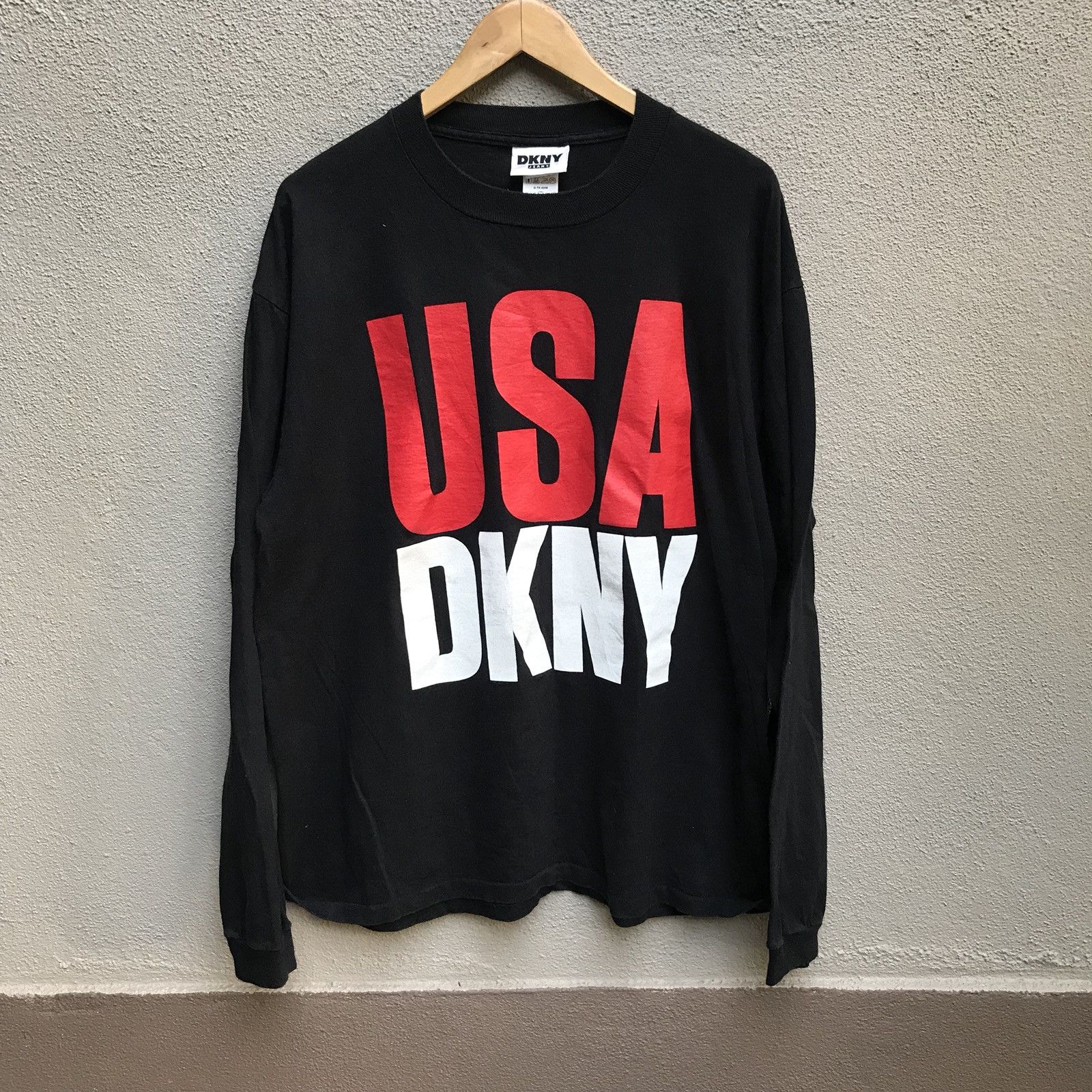 DKNY DKNY usa biglogo longsleeves black Size US XL / EU 56 / 4 - 1 Thumbnail