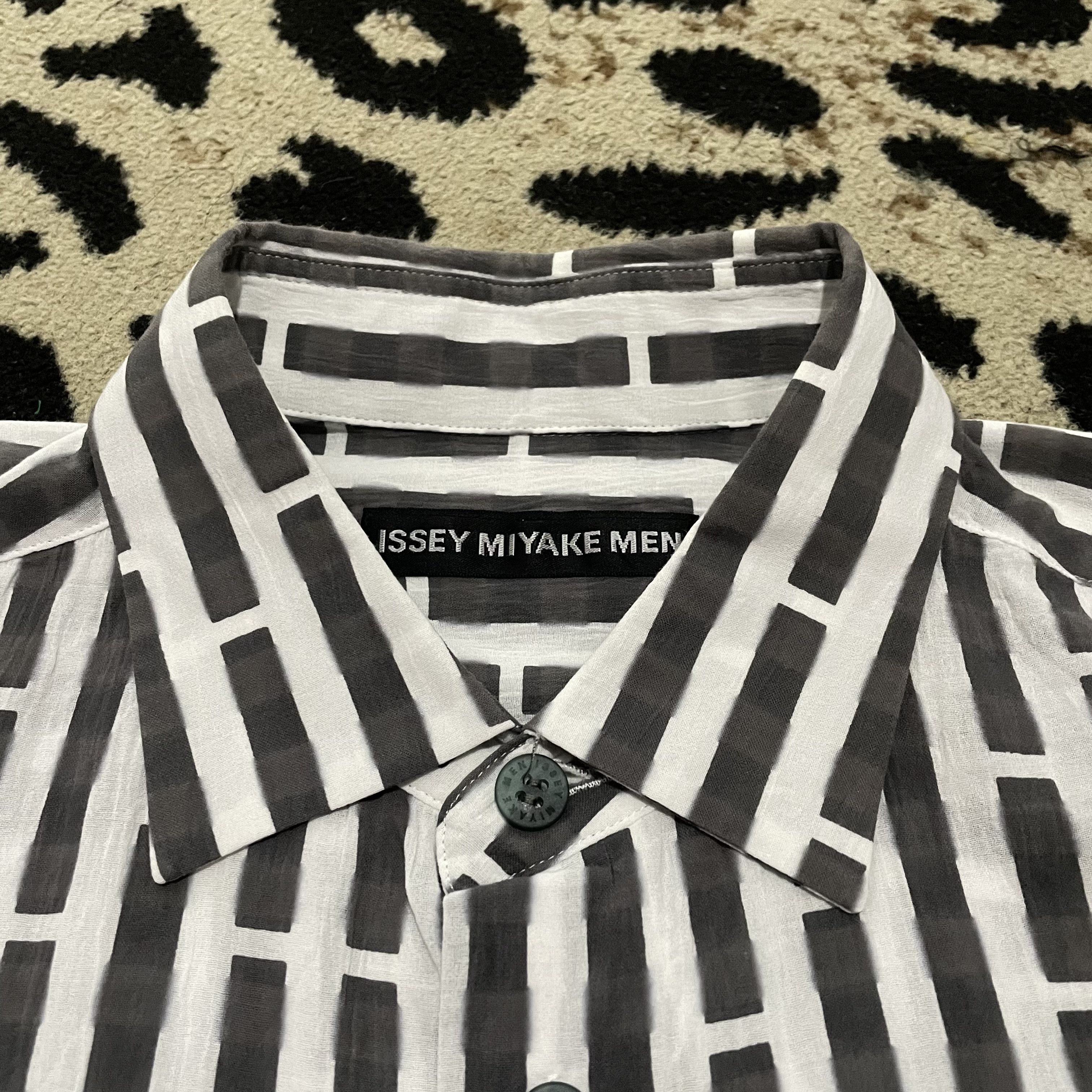 Issey Miyake Issey Miyake Men Button Ups Shirts Size US M / EU 48-50 / 2 - 3 Thumbnail