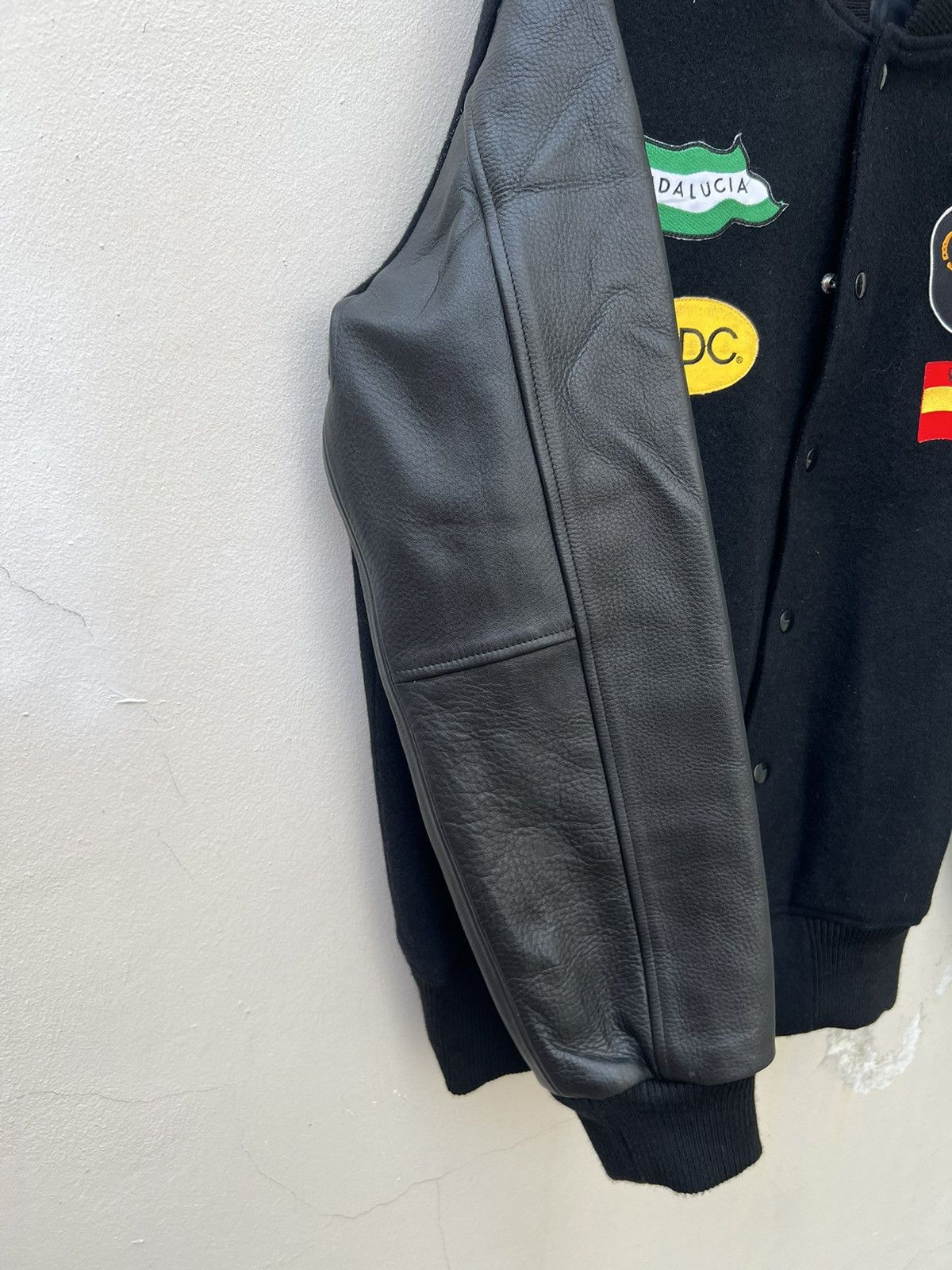 Leather VTG GDC Japan GRACIAS La Espana Patches Black Varsity Jacket Size US XL / EU 56 / 4 - 14 Thumbnail