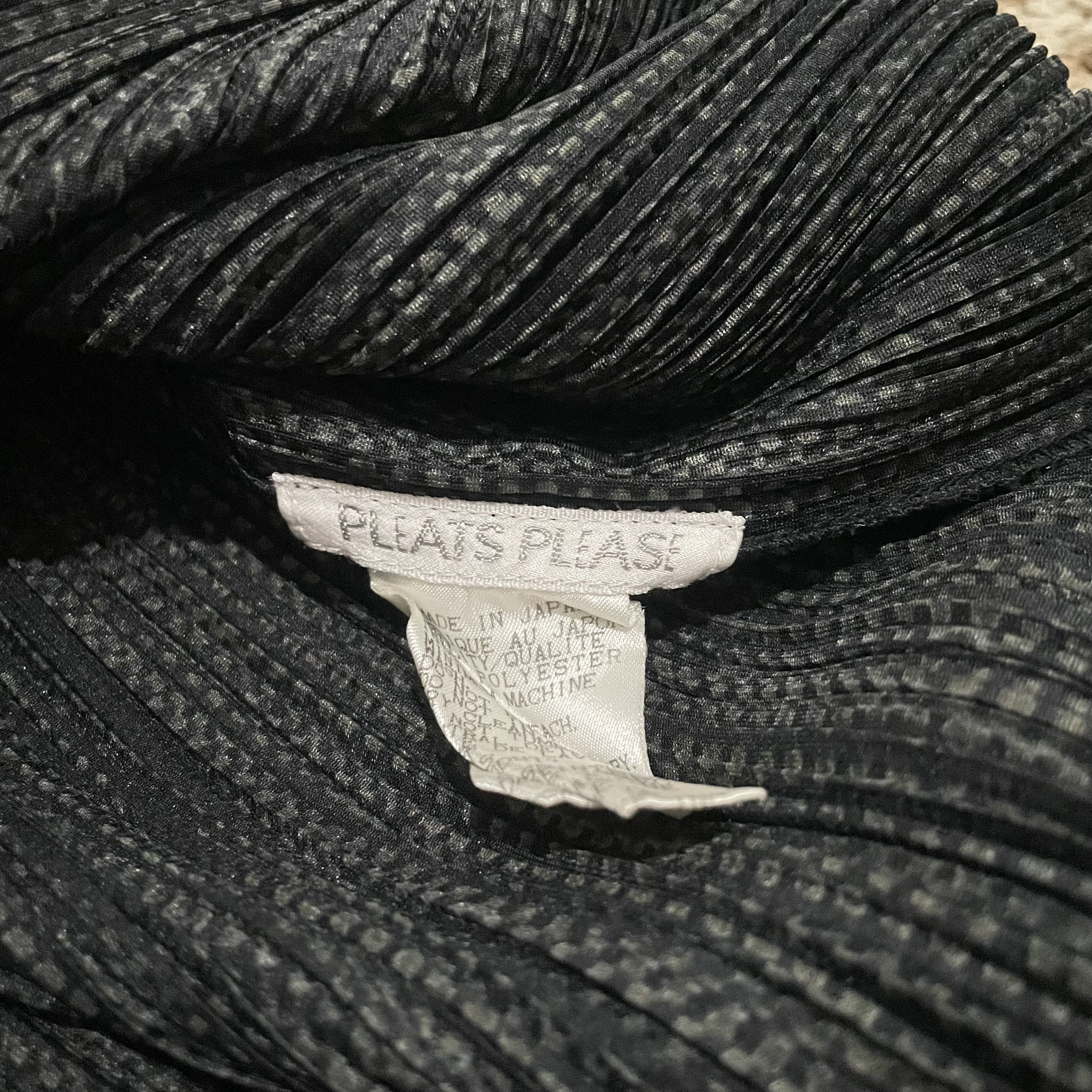 Pleats Please Issey Miyake Pleats Pleats by Issey Miyake Button Ups Size US L / EU 52-54 / 3 - 5 Thumbnail