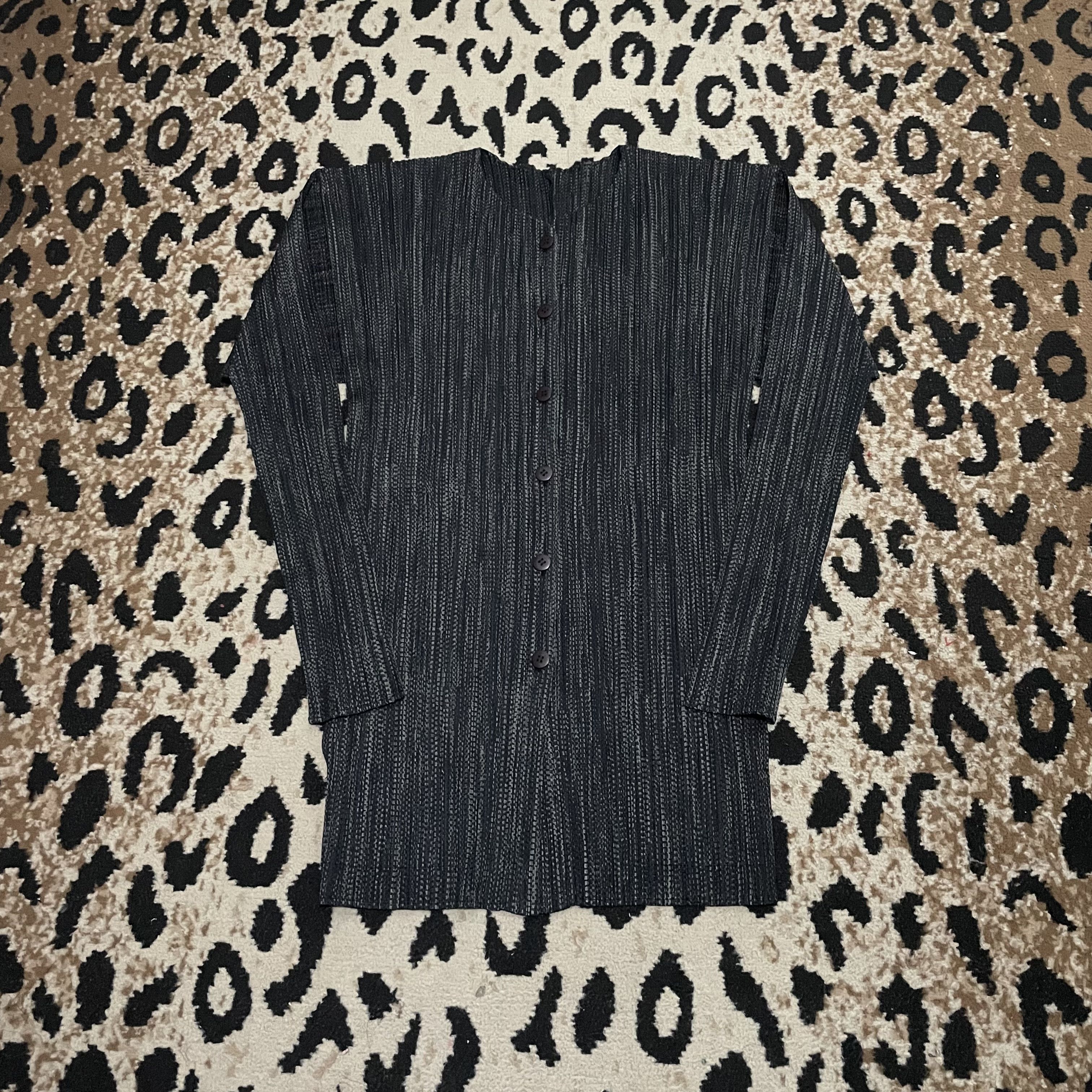Pleats Please Issey Miyake Pleats Pleats by Issey Miyake Button Ups Size US L / EU 52-54 / 3 - 1 Thumbnail