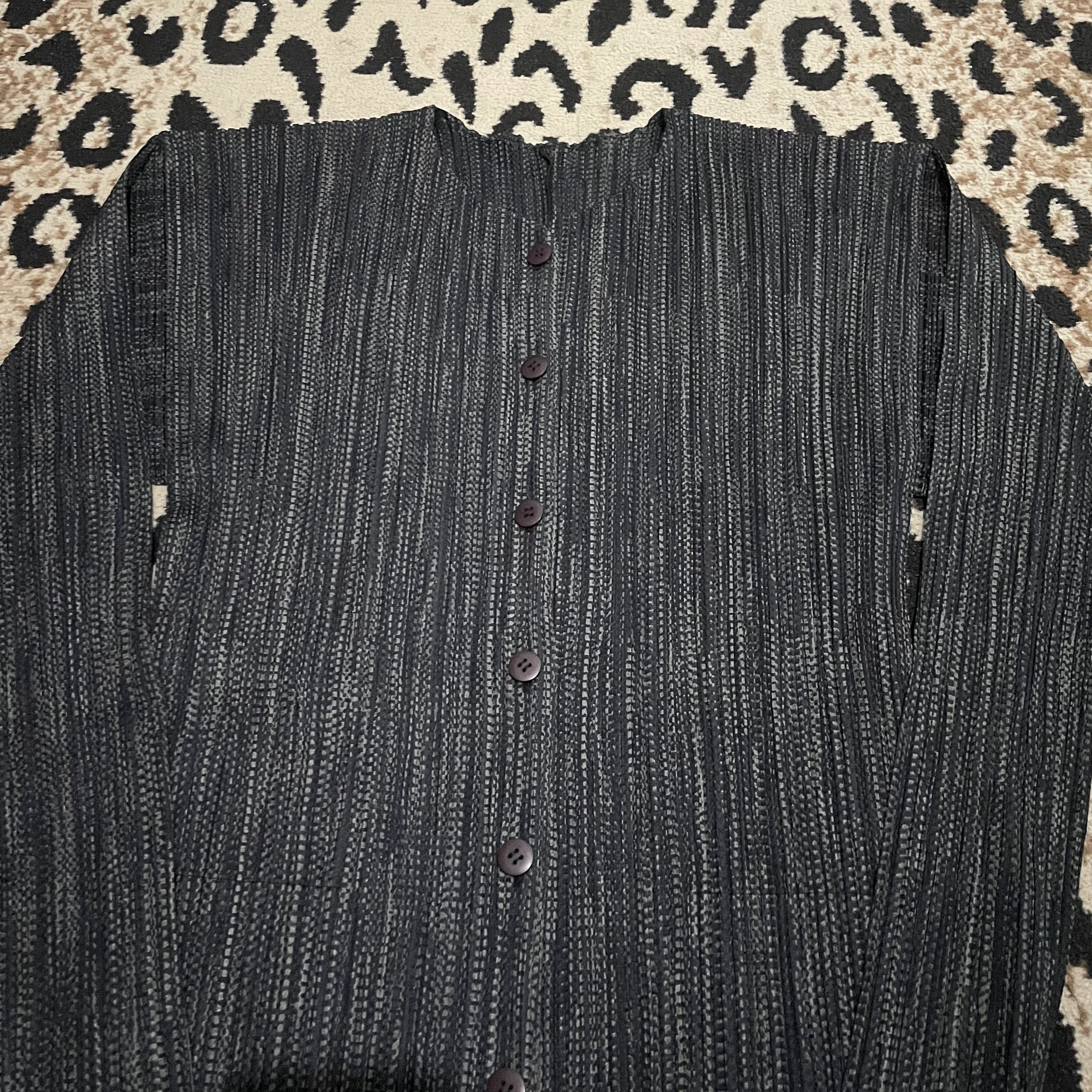 Pleats Please Issey Miyake Pleats Pleats by Issey Miyake Button Ups Size US L / EU 52-54 / 3 - 4 Thumbnail