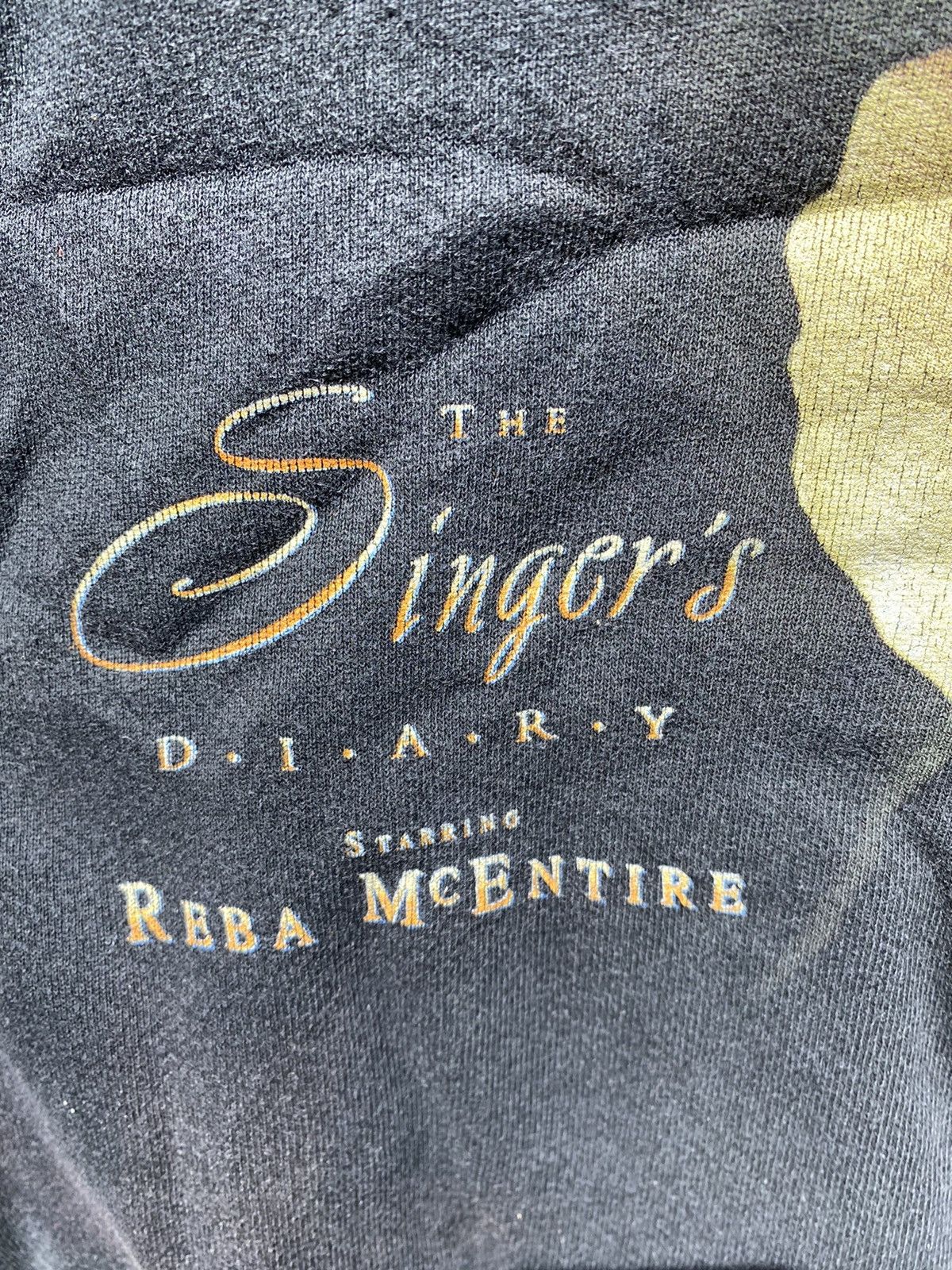 Band Tees The Singer’s D.A.I.R.Y Starring REBA MCENTIRE Sweatshirts Size US XL / EU 56 / 4 - 2 Thumbnail