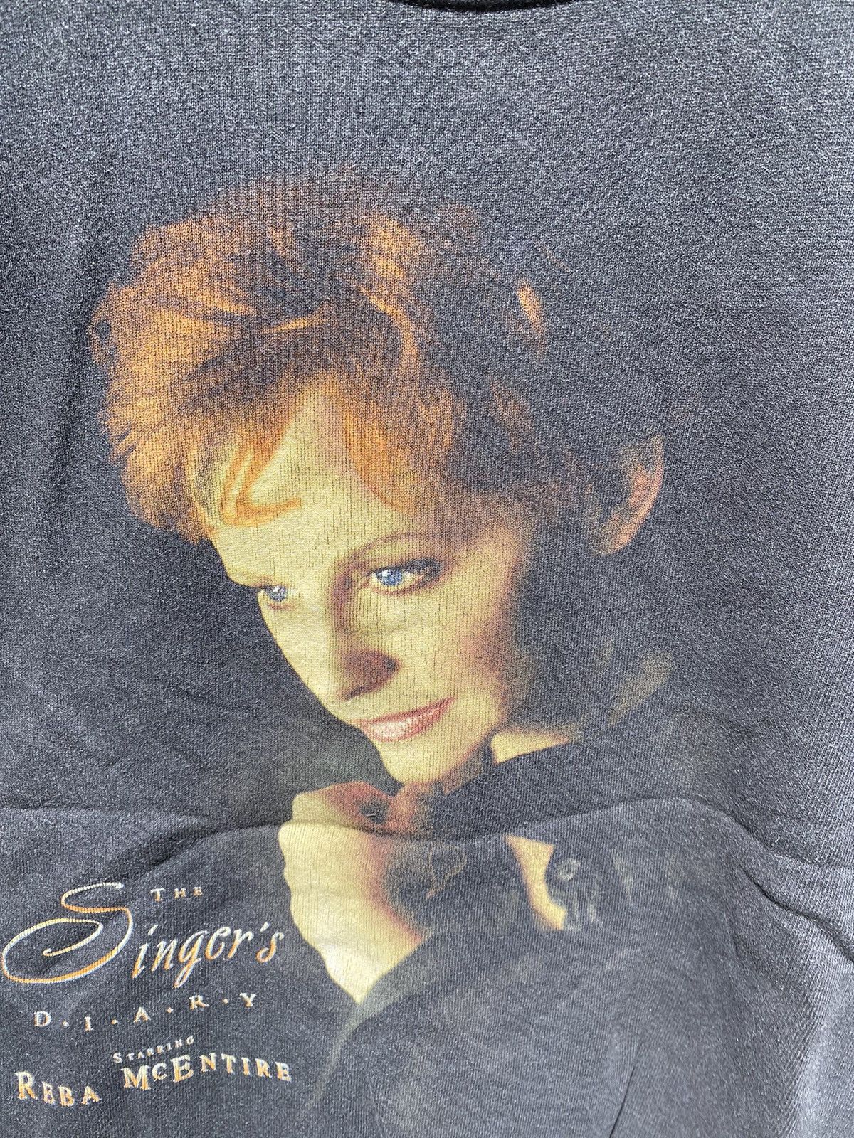 Band Tees The Singer’s D.A.I.R.Y Starring REBA MCENTIRE Sweatshirts Size US XL / EU 56 / 4 - 3 Thumbnail