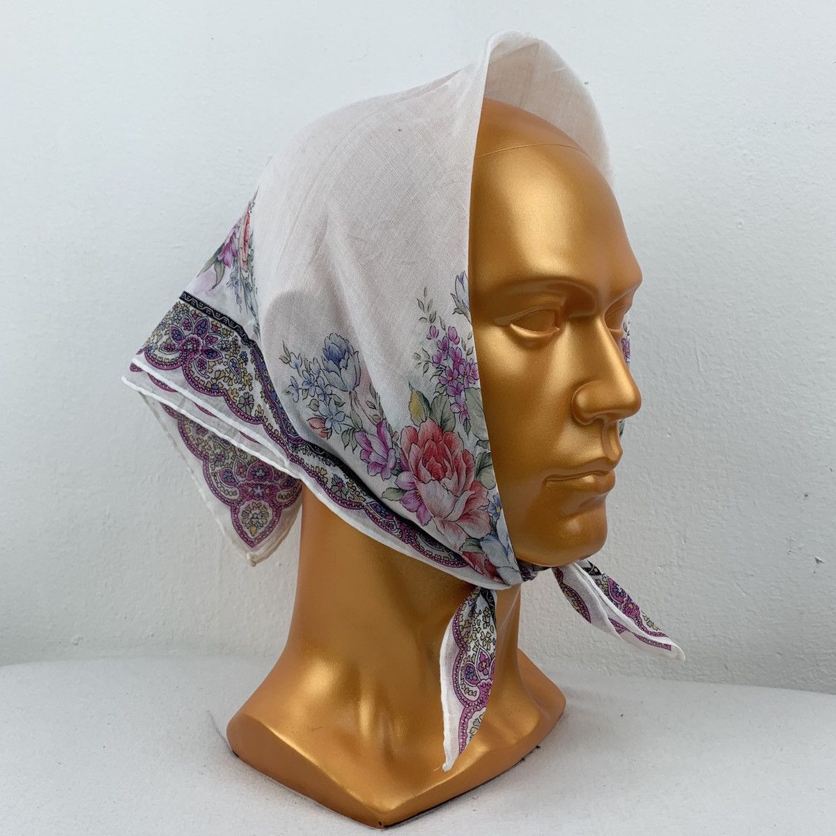 Yves Saint Laurent Yves Saint Laurent Handkerchief / Pocketsquares Size ONE SIZE - 1 Thumbnail