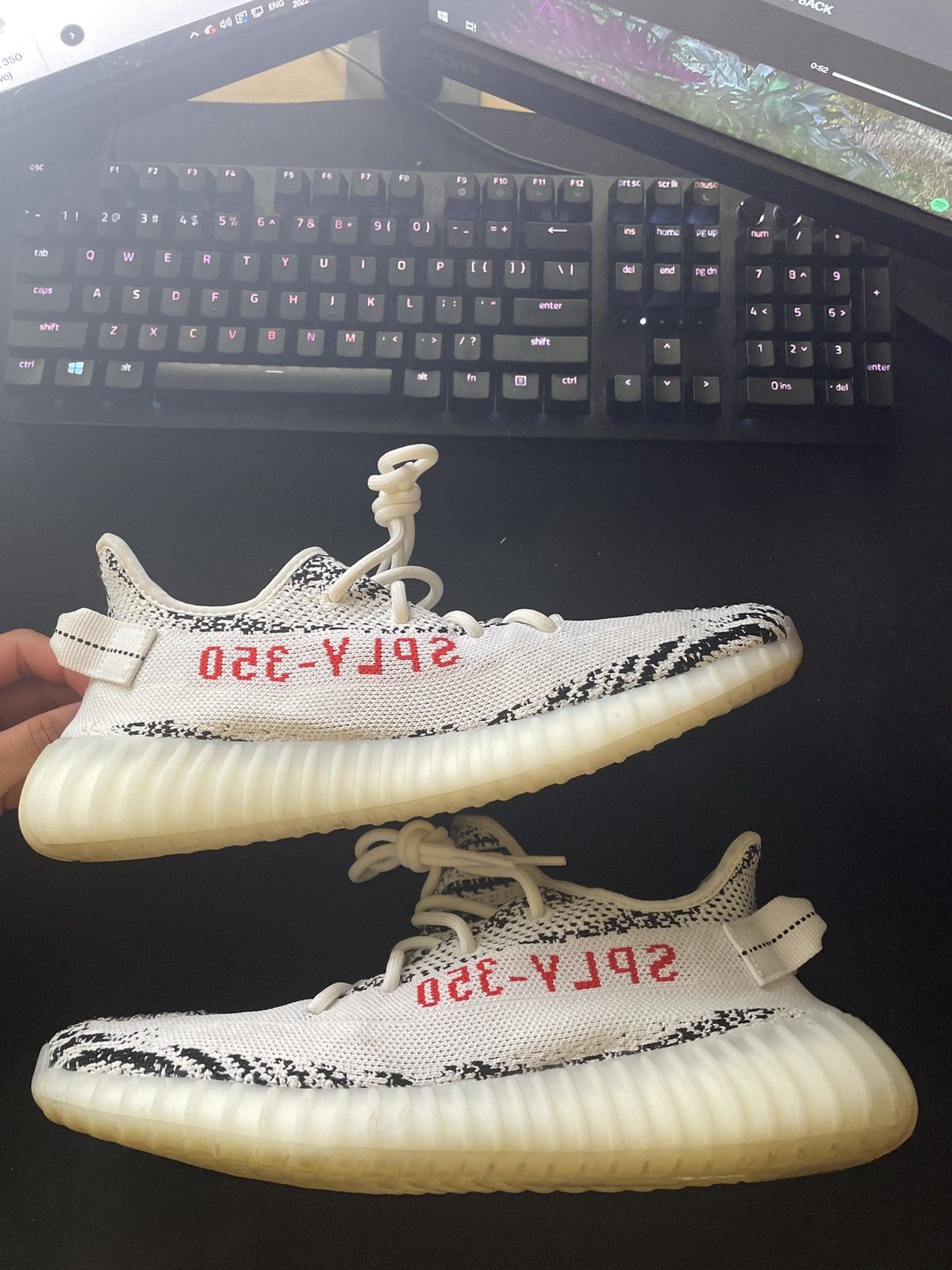 yeezy 350v2 zebra