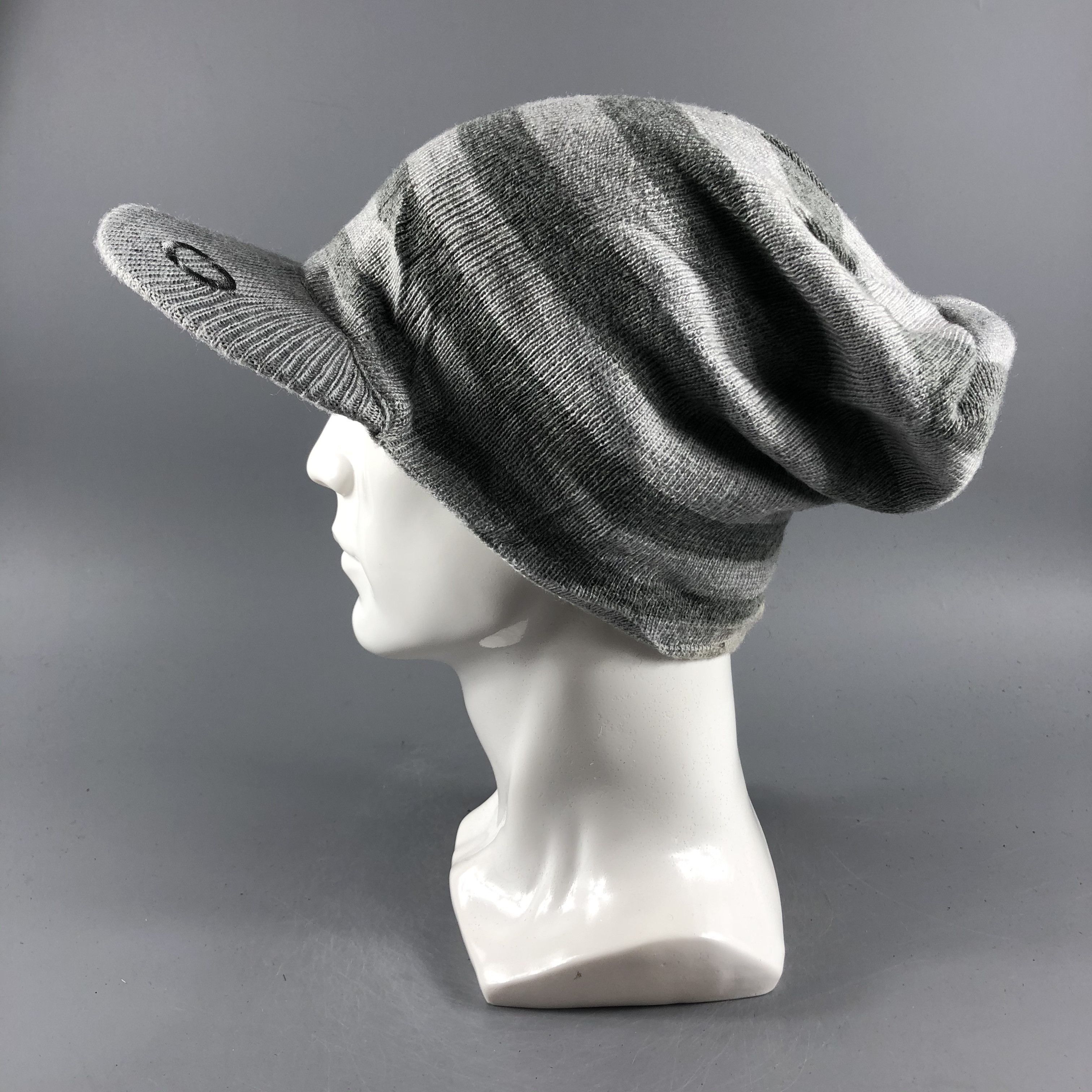 Oakley Stripe Visor Beanie Snow Hat Snow Cap -D656