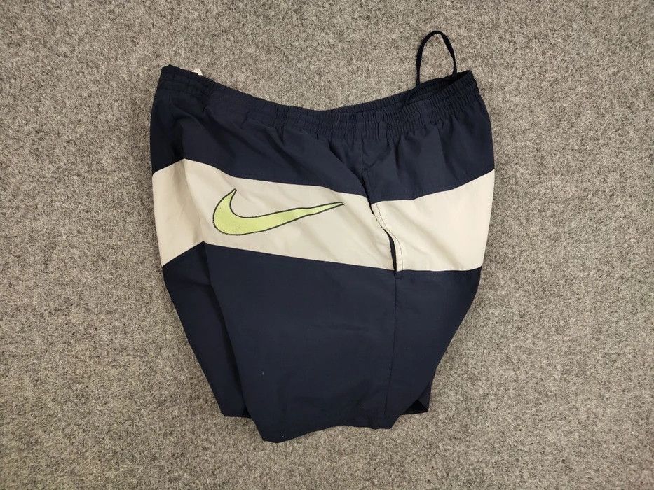 Nike Vintage 90's Nike Shorts Big Logo swoosh casual Streetwear Size US 36 / EU 52 - 2 Thumbnail