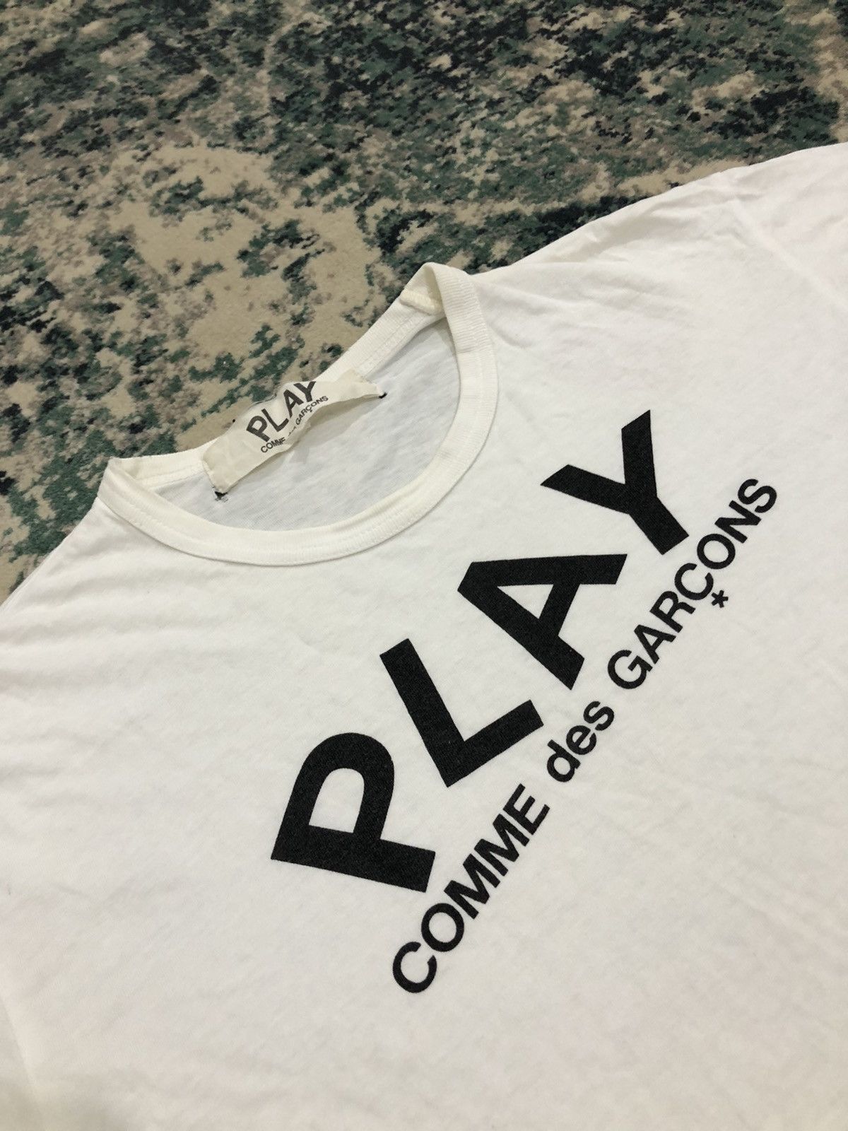 Comme des Garcons Comme des Garçons Men Play Medium Size Tee Size US M / EU 48-50 / 2 - 3 Thumbnail