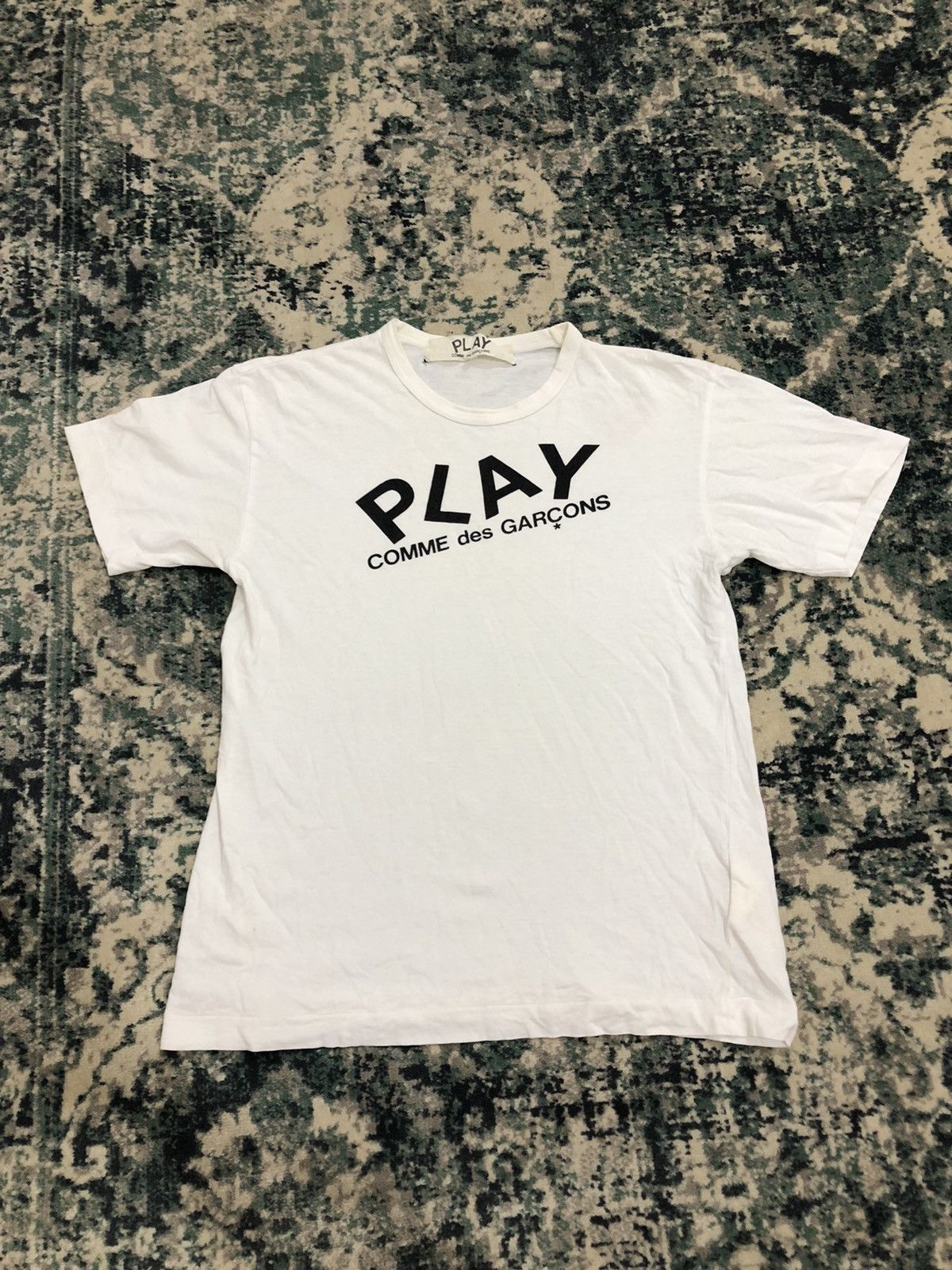 Comme des Garcons Comme des Garçons Men Play Medium Size Tee Size US M / EU 48-50 / 2 - 1 Thumbnail
