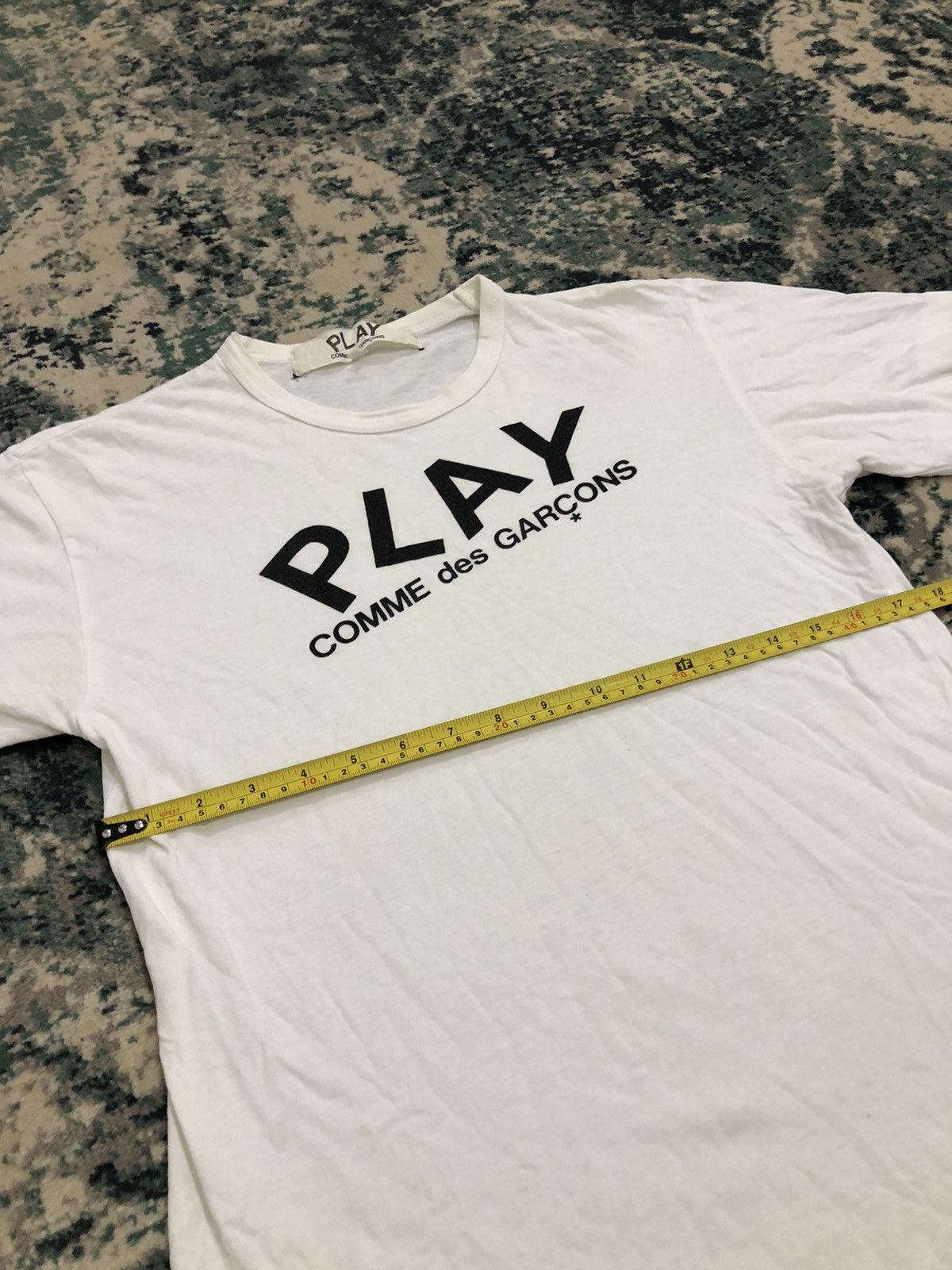 Comme des Garcons Comme des Garçons Men Play Medium Size Tee Size US M / EU 48-50 / 2 - 6 Thumbnail