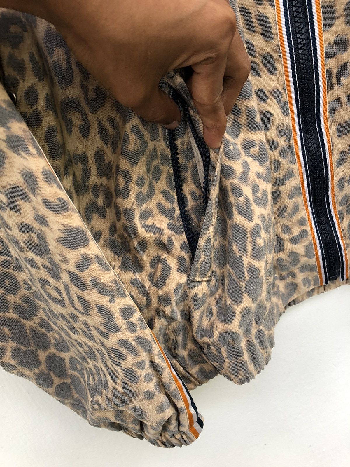 Hysteric Glamour ‼️RARE‼️ LA MODA GOJI JAPAN LEOPARD PATTERN BOMBER JACKET Size US M / EU 48-50 / 2 - 10 Thumbnail