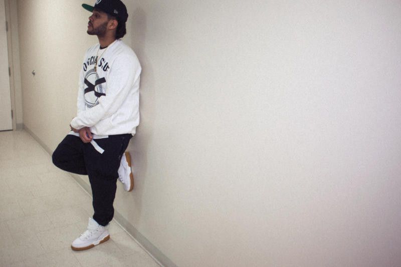 The Weeknd *GRAIL* Official Issue XO Cut & Sewn Crewneck White 2X014 Size US XL / EU 56 / 4 - 4 Thumbnail