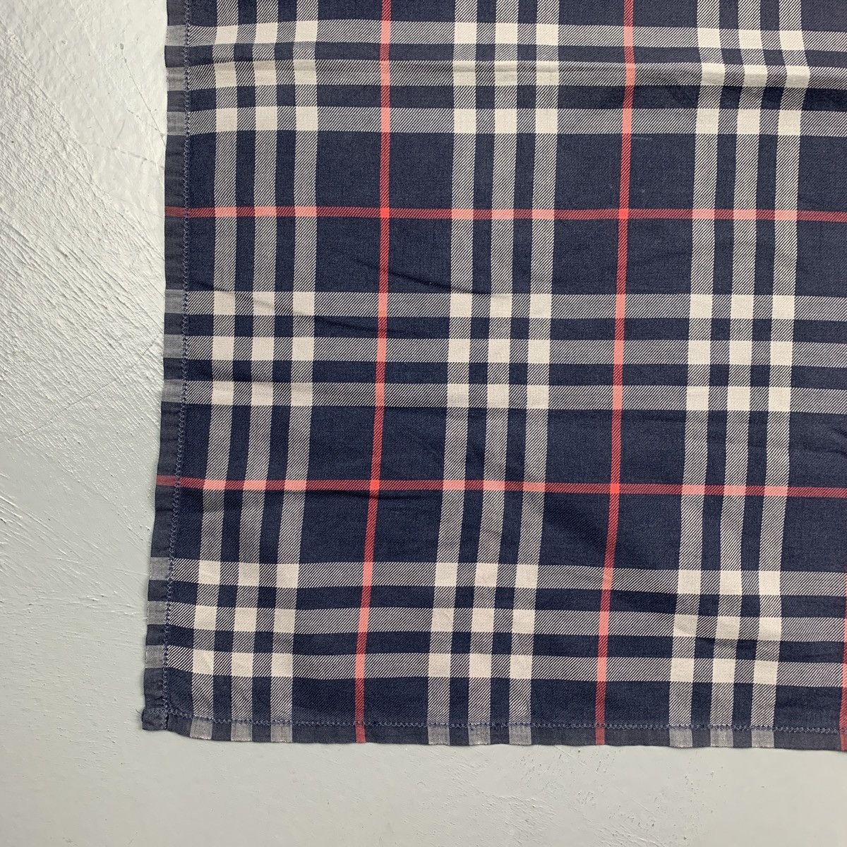 Designer Burberry Handkerchief / Pocketsquares Size ONE SIZE - 6 Thumbnail