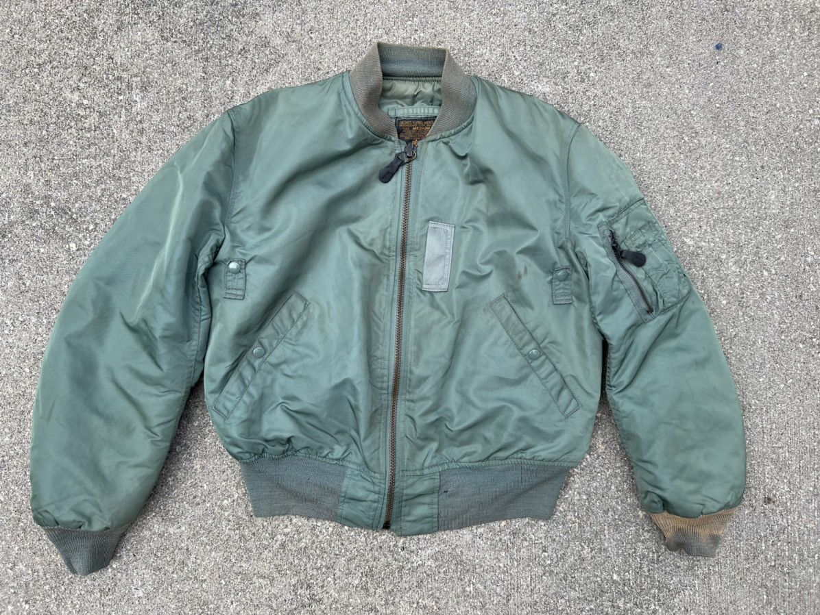 Alpha Industries Vintage 90s Alpha Industries MA-1 Dirty Flight Bomber Jacket Size US M / EU 48-50 / 2 - 3 Thumbnail