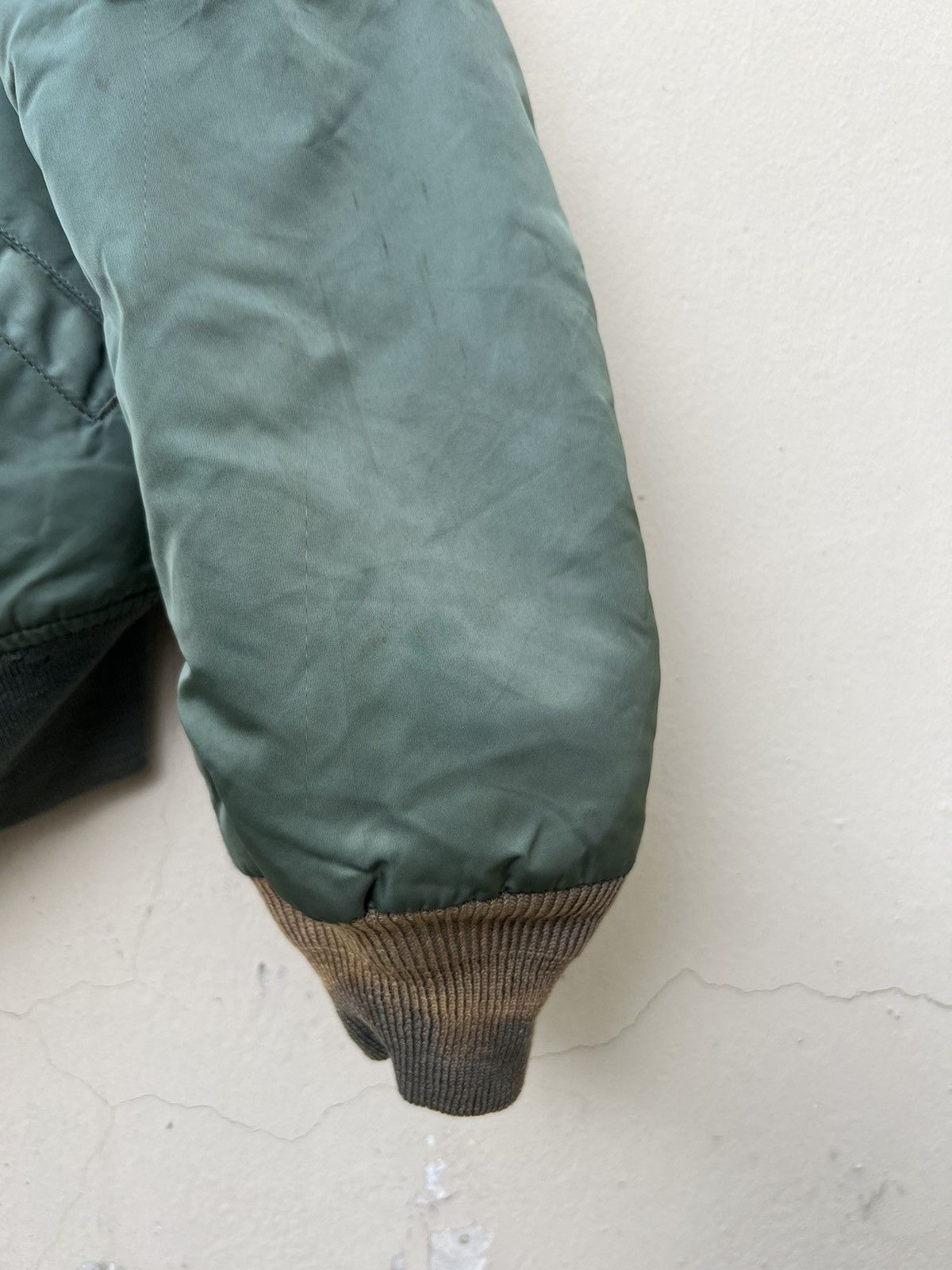 Alpha Industries Vintage 90s Alpha Industries MA-1 Dirty Flight Bomber Jacket Size US M / EU 48-50 / 2 - 10 Thumbnail
