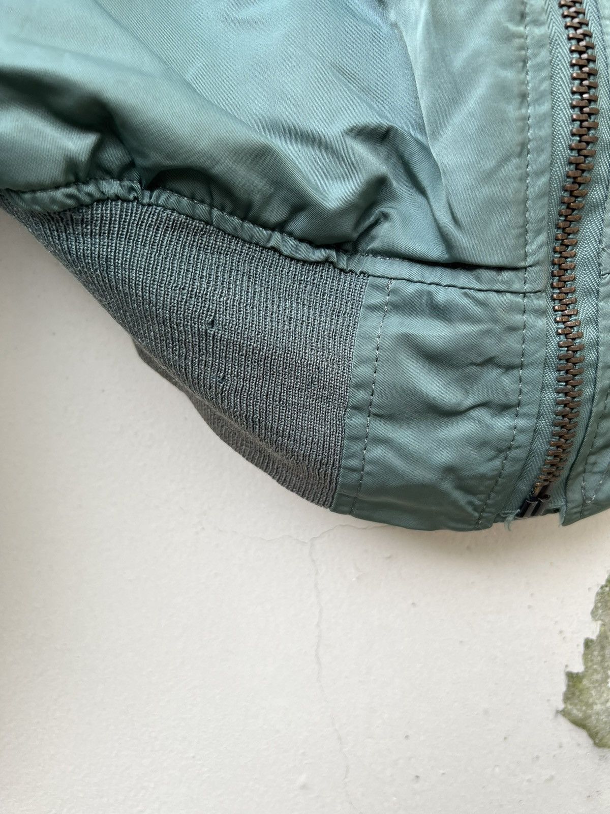 Alpha Industries Vintage 90s Alpha Industries MA-1 Dirty Flight Bomber Jacket Size US M / EU 48-50 / 2 - 12 Thumbnail