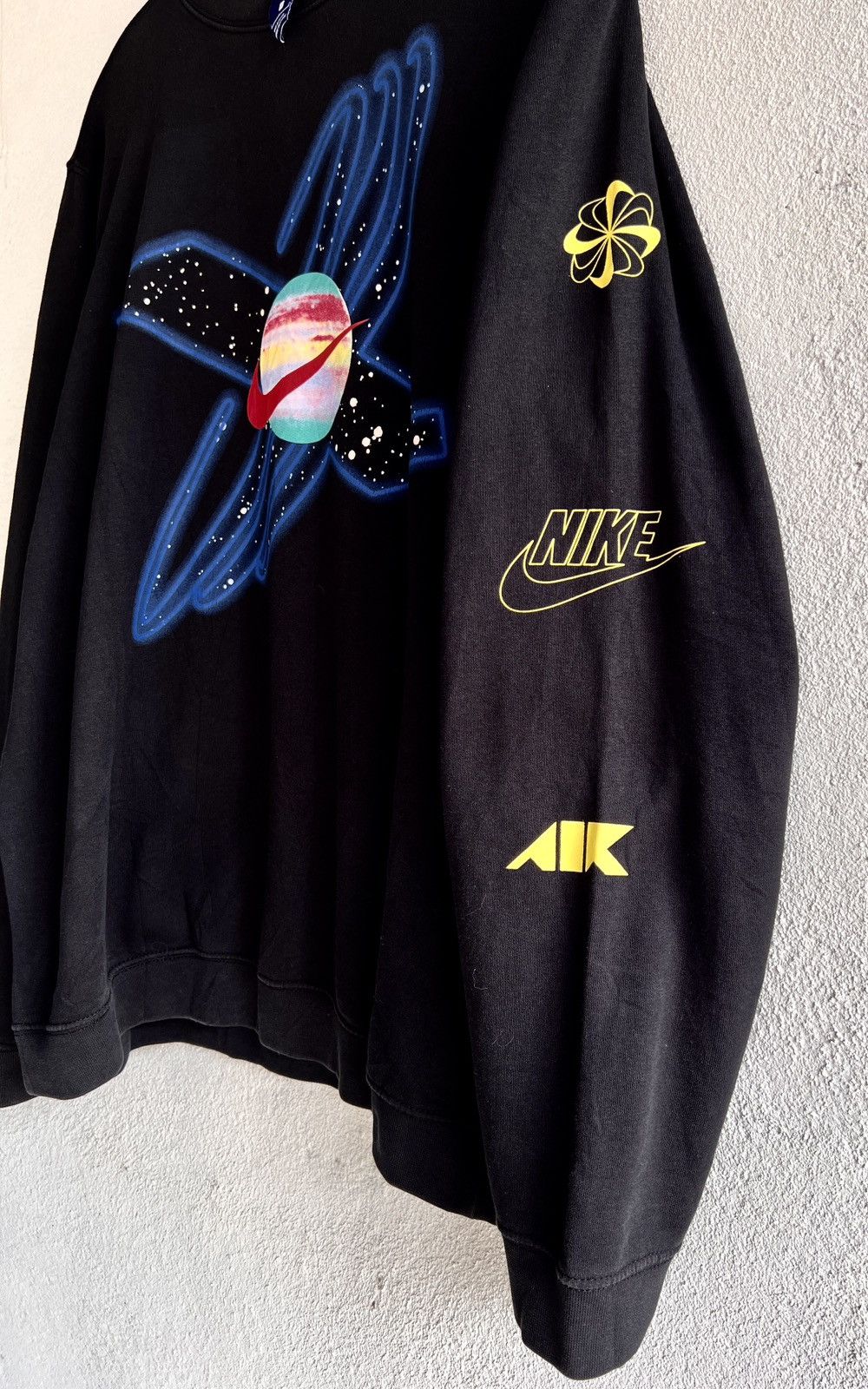 VINTAGE NIKE GALAXY OVERPRINT SWEATSHIRT