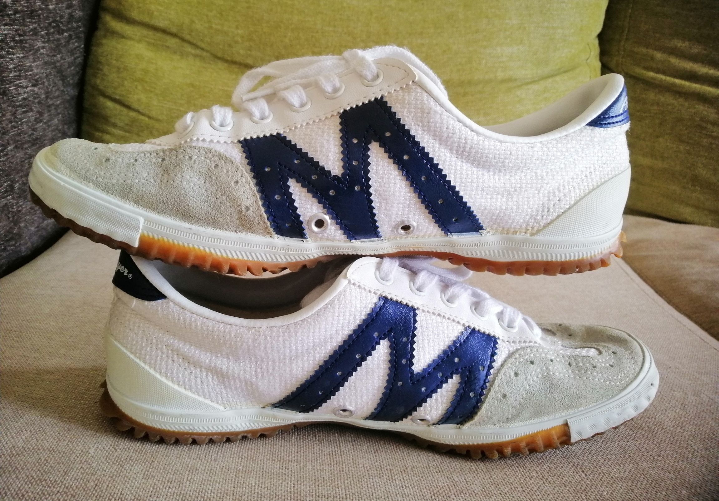 Vintage MIZUNO VINTAGE VOLLEYBALL SHOE NATURAL RUBBER SOLE Grailed