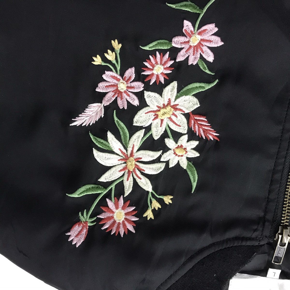 Japanese Brand SALE⚡️COLZA BOMBER embroidery flower design Jacket Size US L / EU 52-54 / 3 - 8 Thumbnail