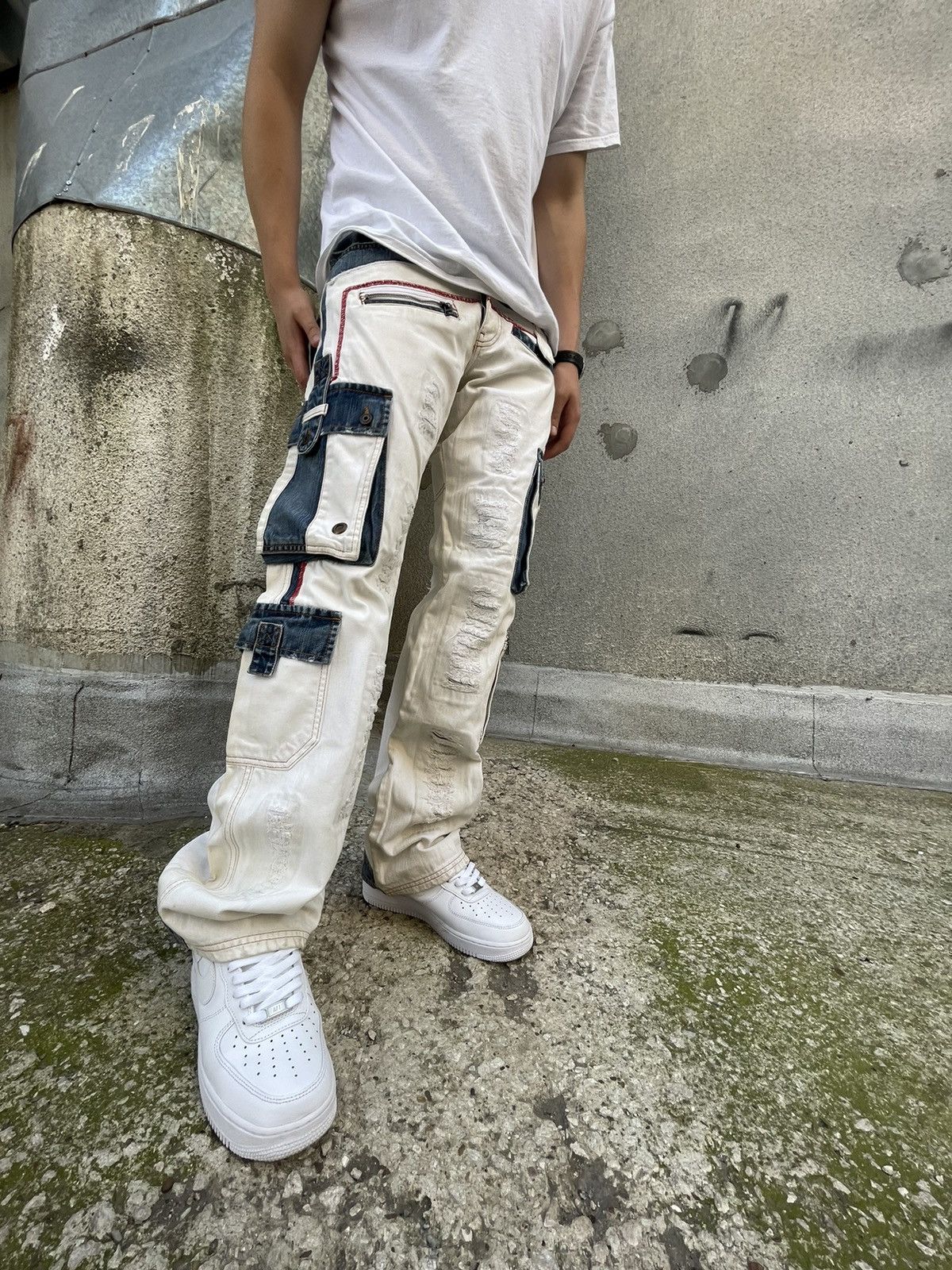 Japanese Brand Vintage Rusty Distressed Denim Cargo Jeans Size US 32 / EU 48 - 3 Thumbnail